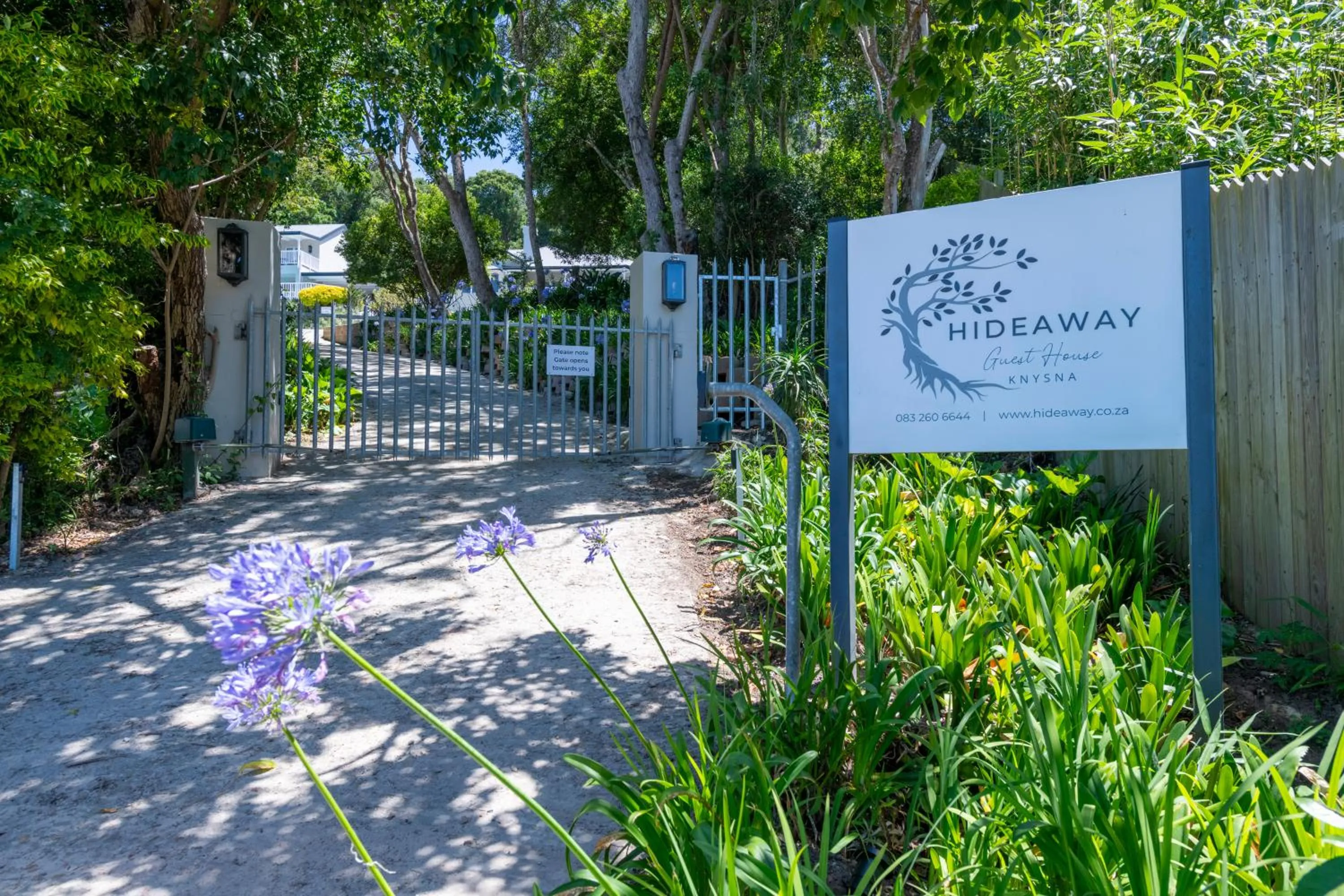 Facade/entrance in Hide-Away Guest House