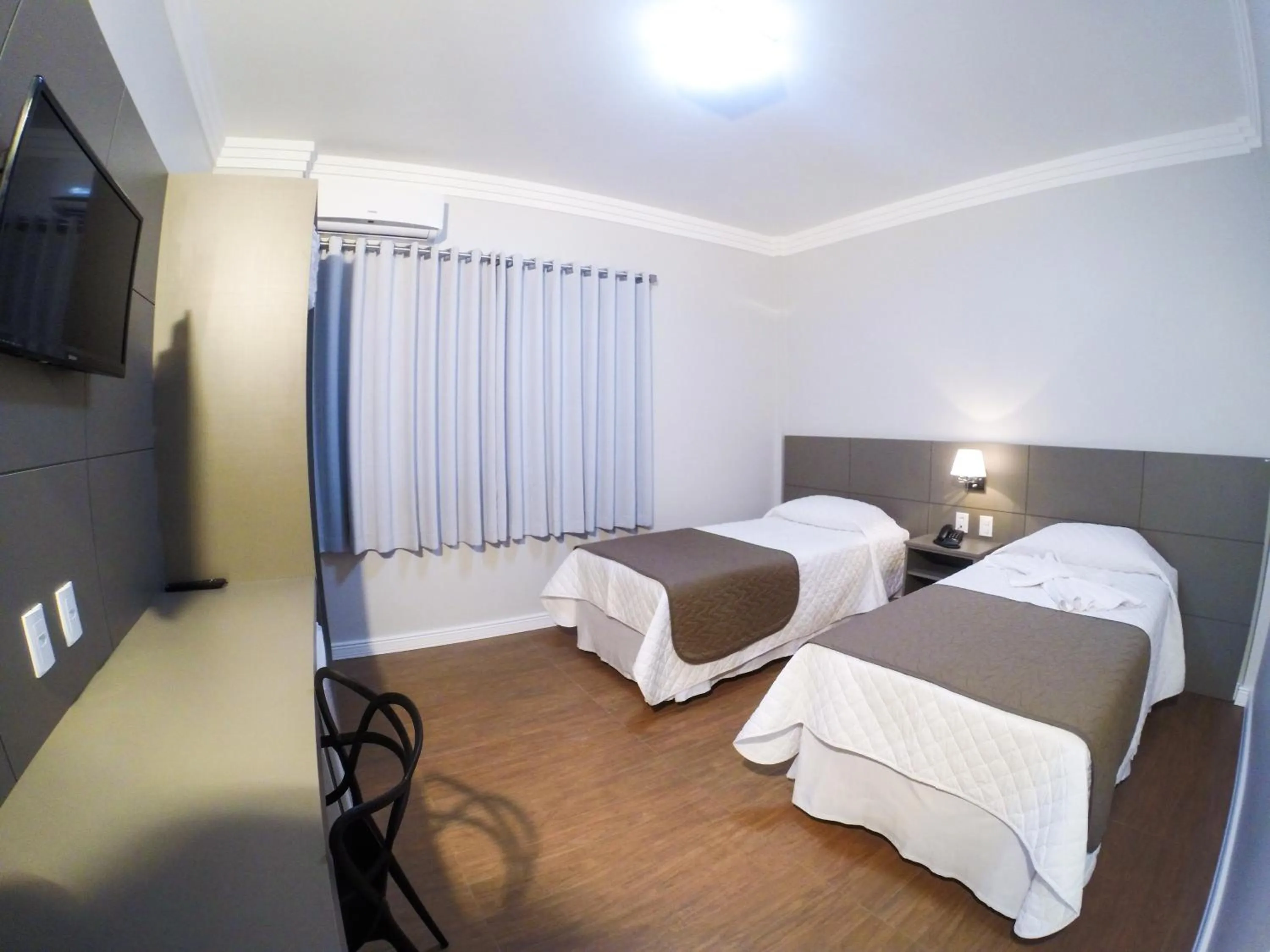 Bed in Seville Park Hotel