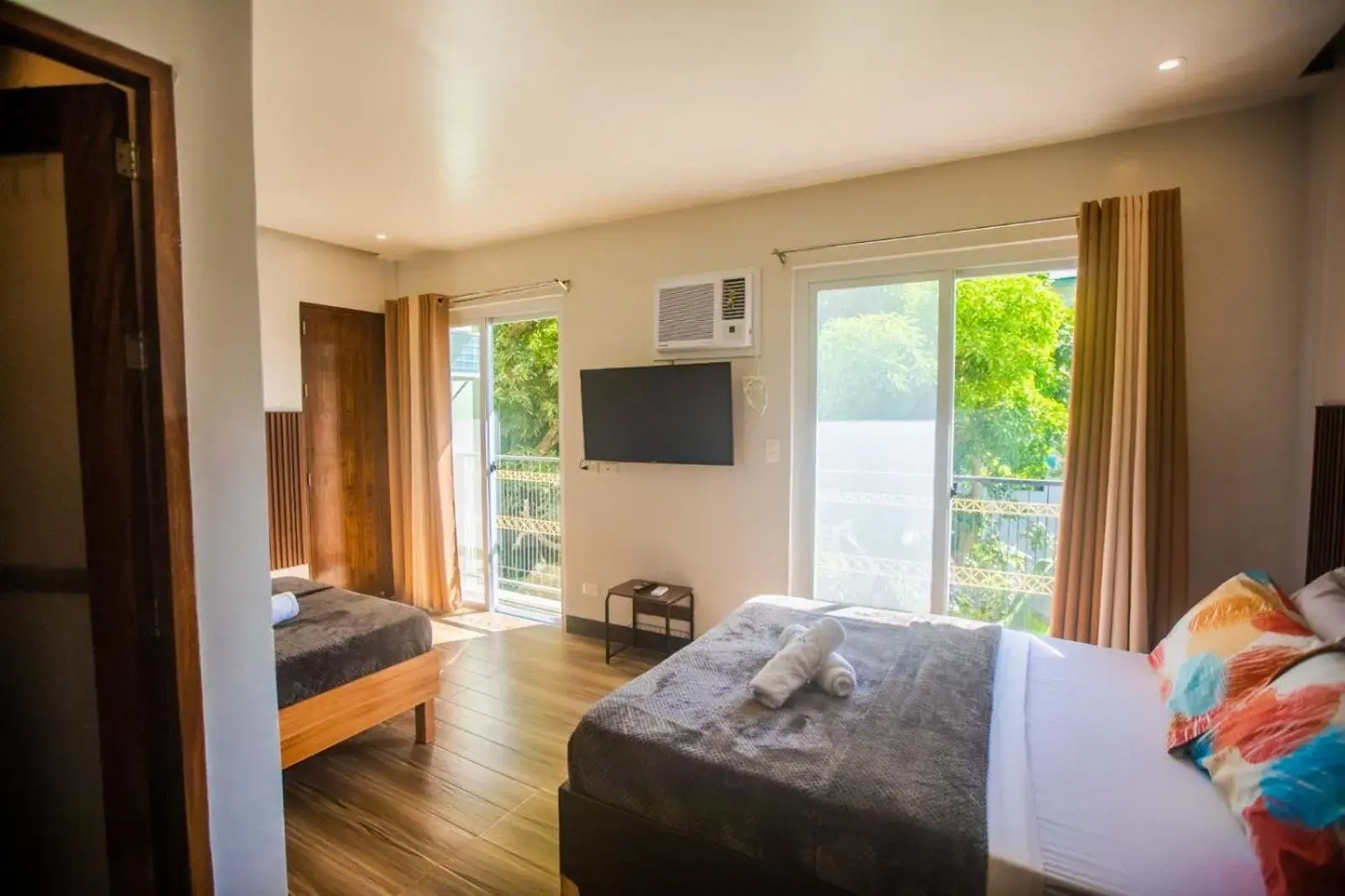 Large Double Room in Hotel NaeR Large Double Room in Hotel NaeR