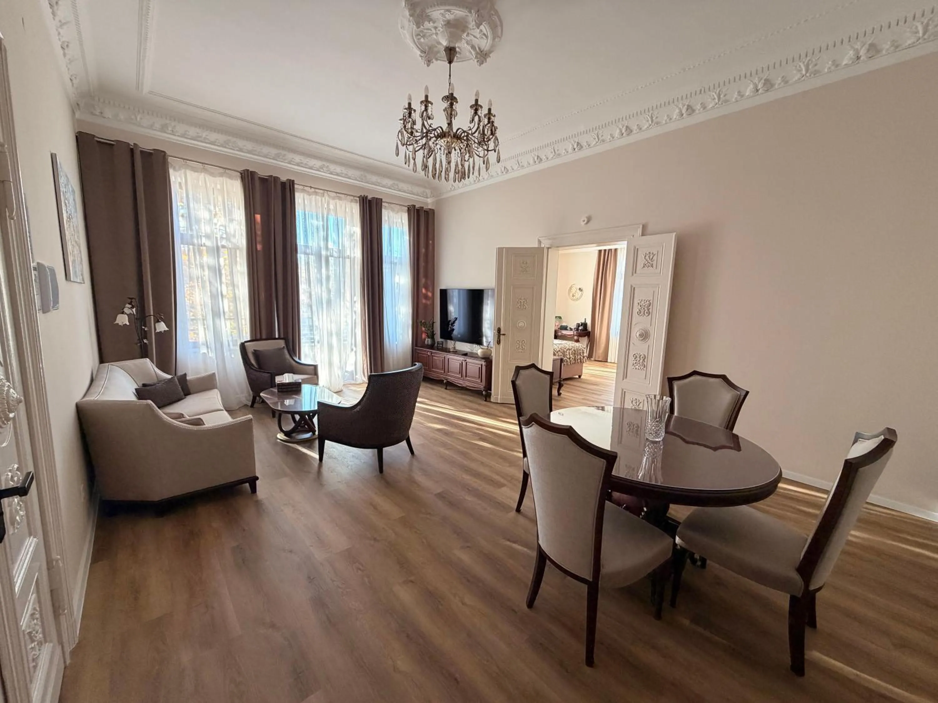 Presidential Suite in Promenaden Hotel