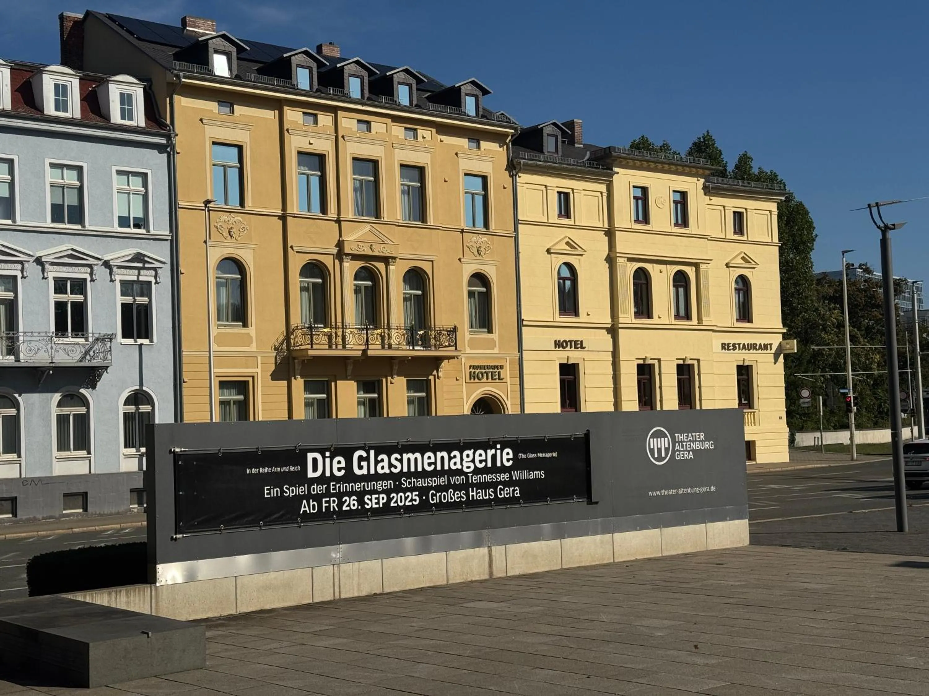 Promenaden Hotel