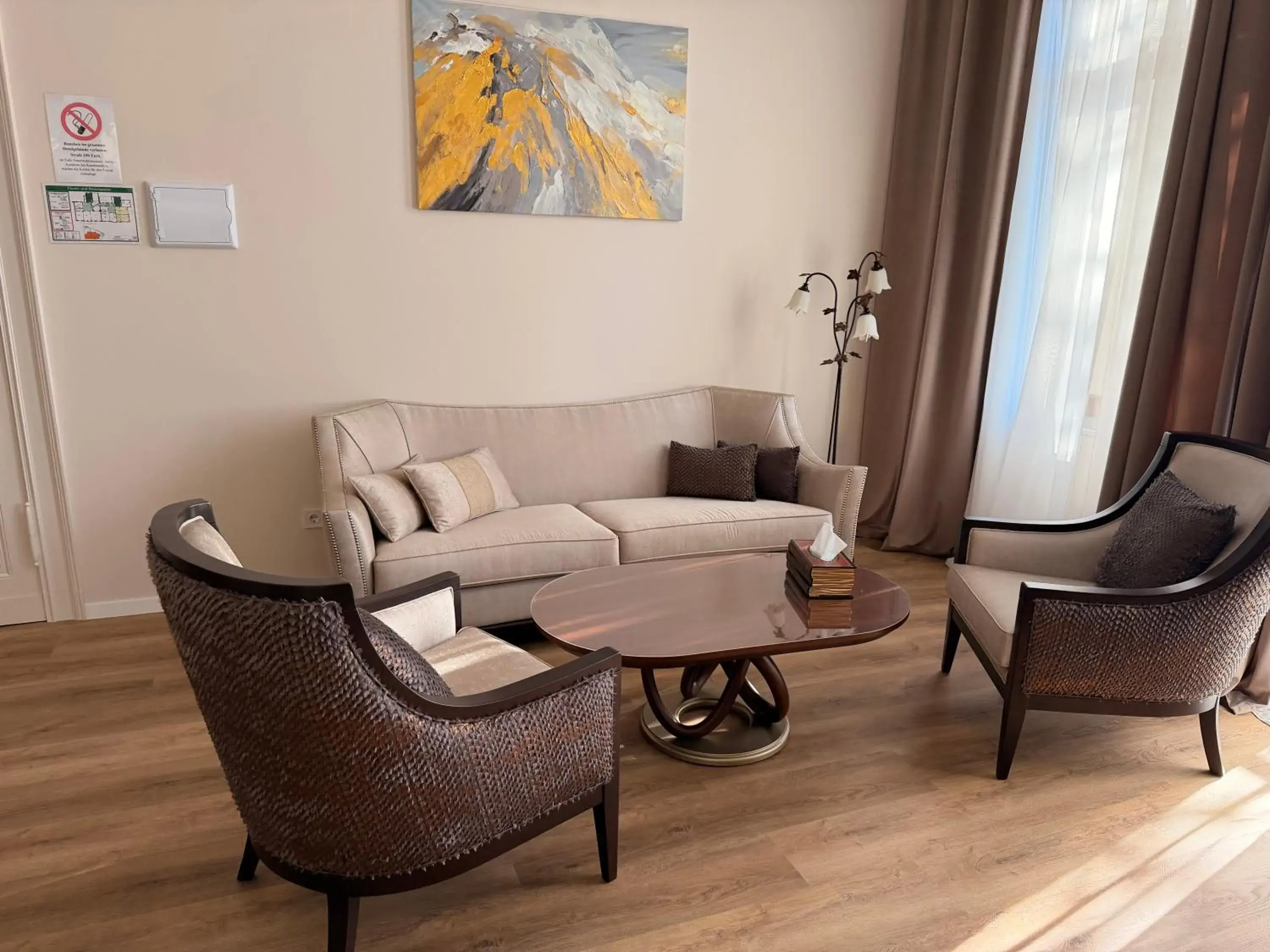 Presidential Suite in Promenaden Hotel Presidential Suite in Promenaden Hotel