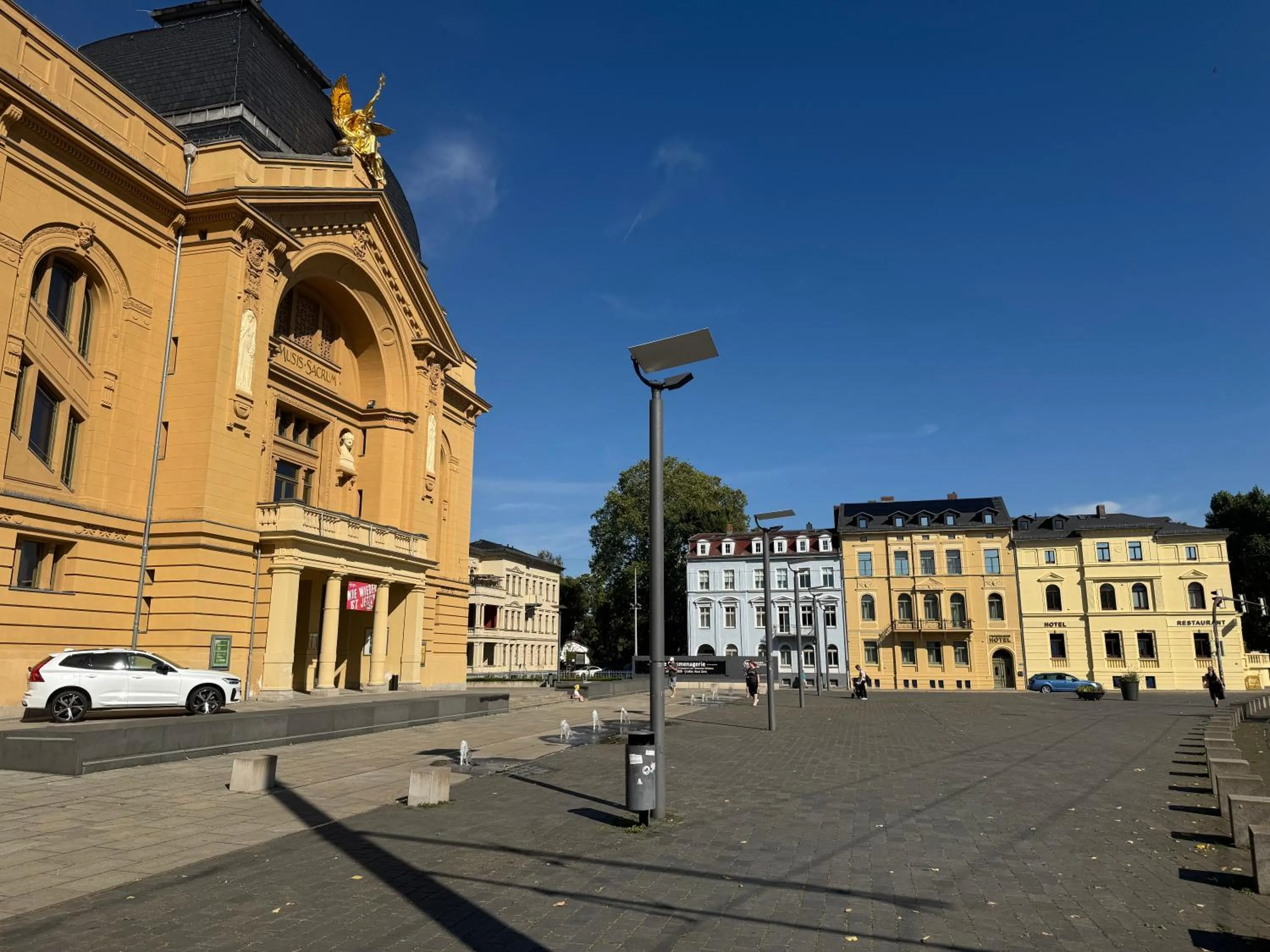 Promenaden Hotel