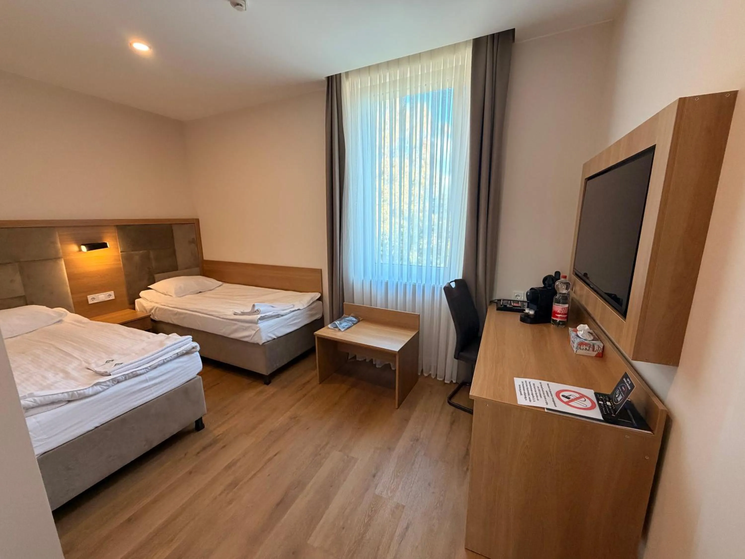 Standard Twin Room in Promenaden Hotel