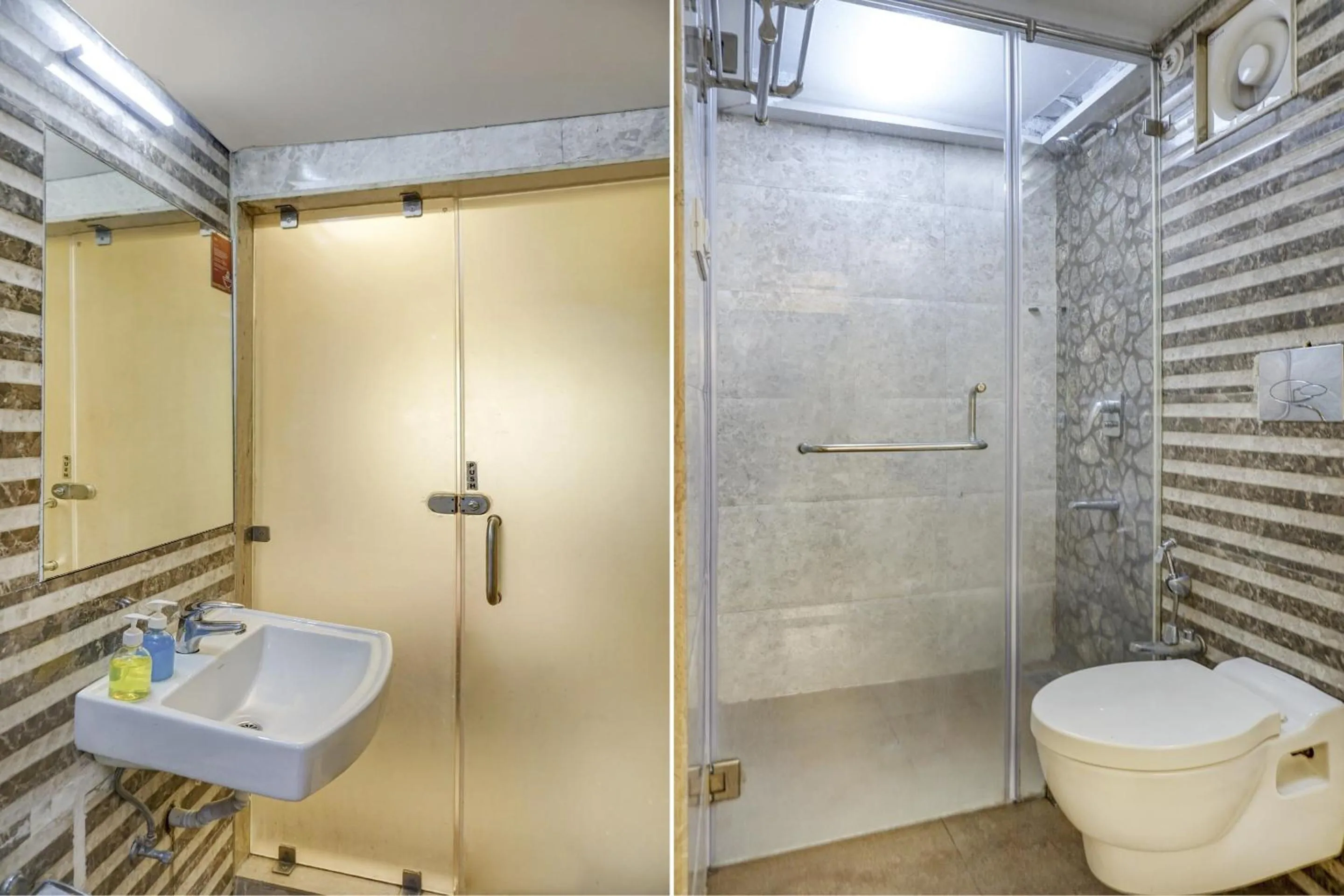 Bathroom in Super Townhouse OAK Regal Inn Near Sant Tukaram Nagar Metro Station