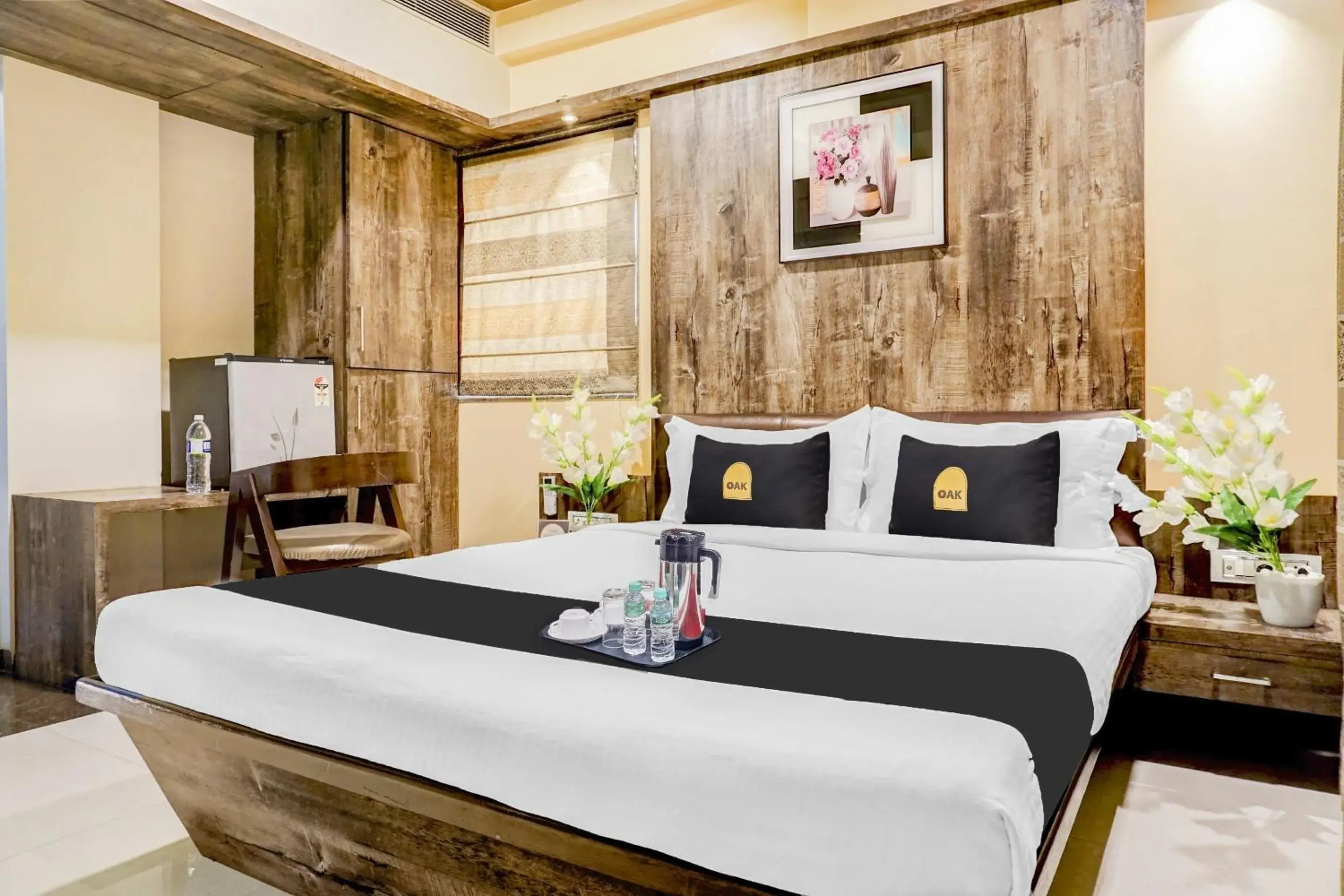 Bedroom, Bed in Super Townhouse OAK Regal Inn Near Sant Tukaram Nagar Metro Station Bedroom, Bed in Super Townhouse OAK Regal Inn Near Sant Tukaram Nagar Metro Station