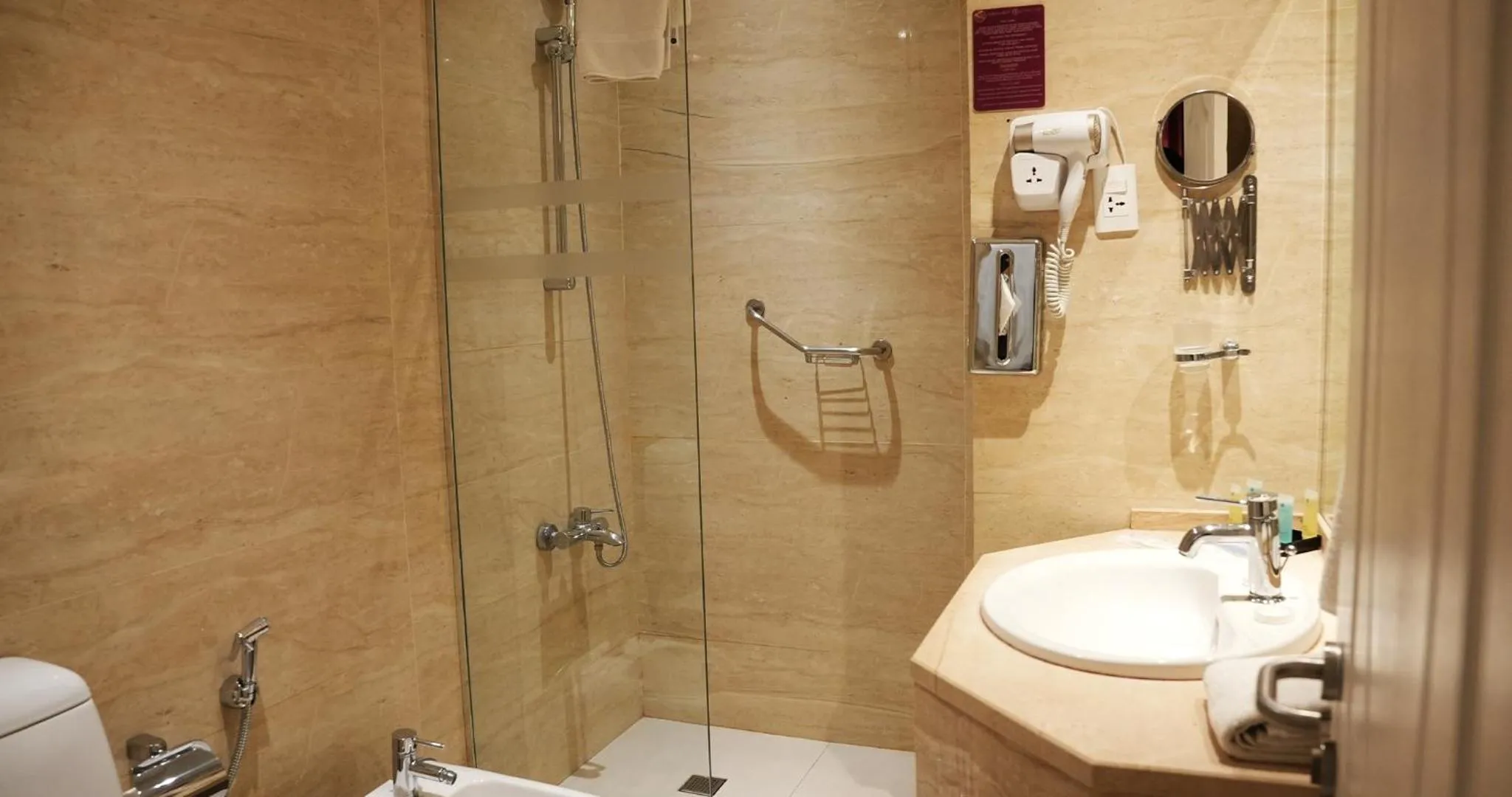 Shower in Amman West Luxury Hotel By Azar