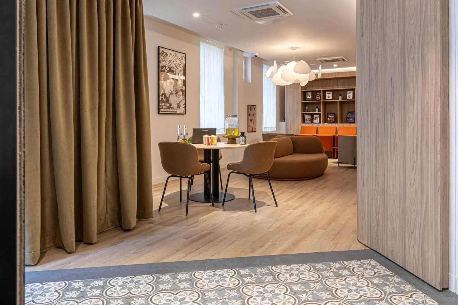 Lobby or reception in Dantan Hôtel