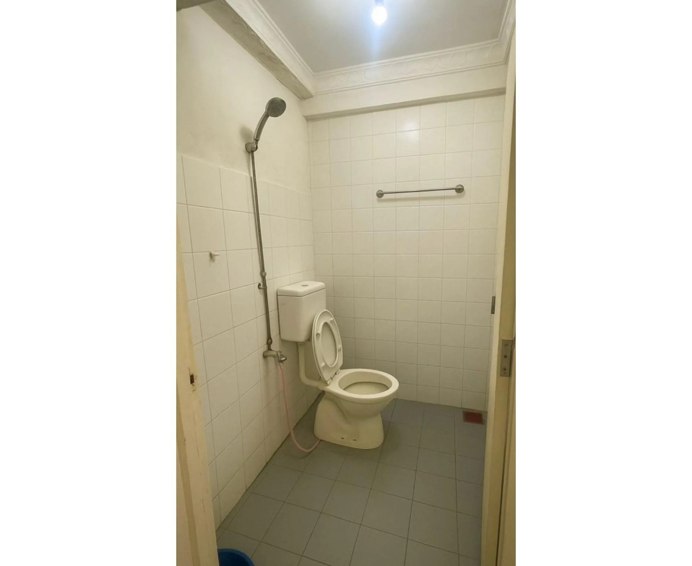 Bathroom in OYO 91245 Chenang Lodge Motel