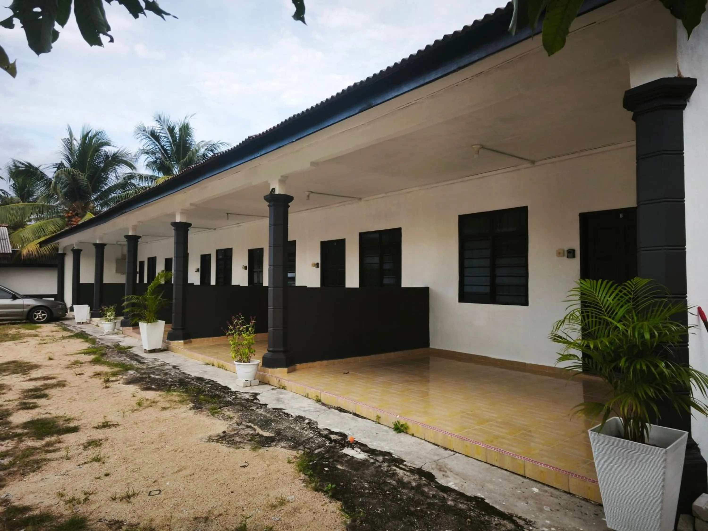 Facade/entrance in OYO 91244 Aufa Chalet