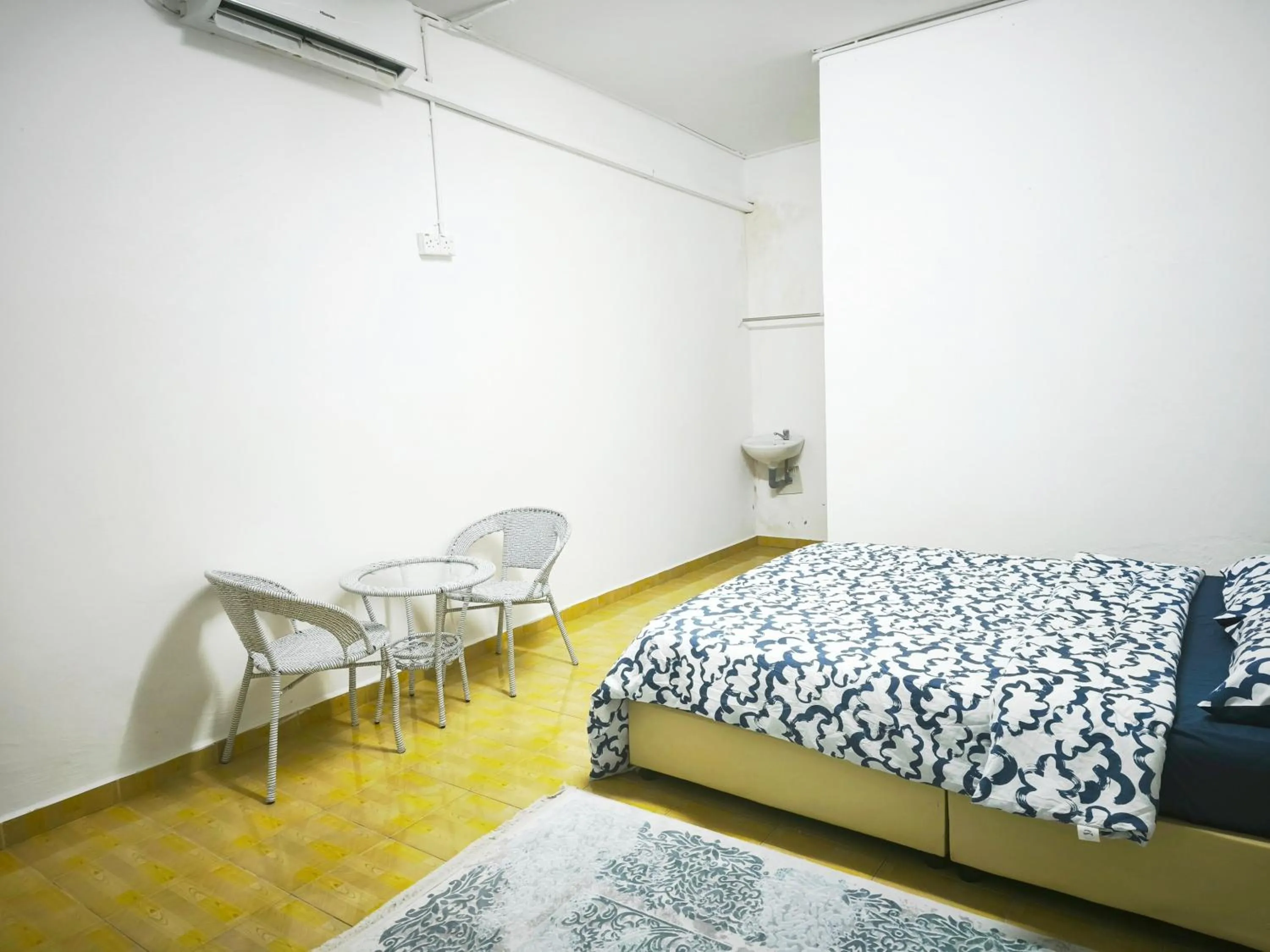 Bedroom, Bed in OYO 91244 Aufa Chalet