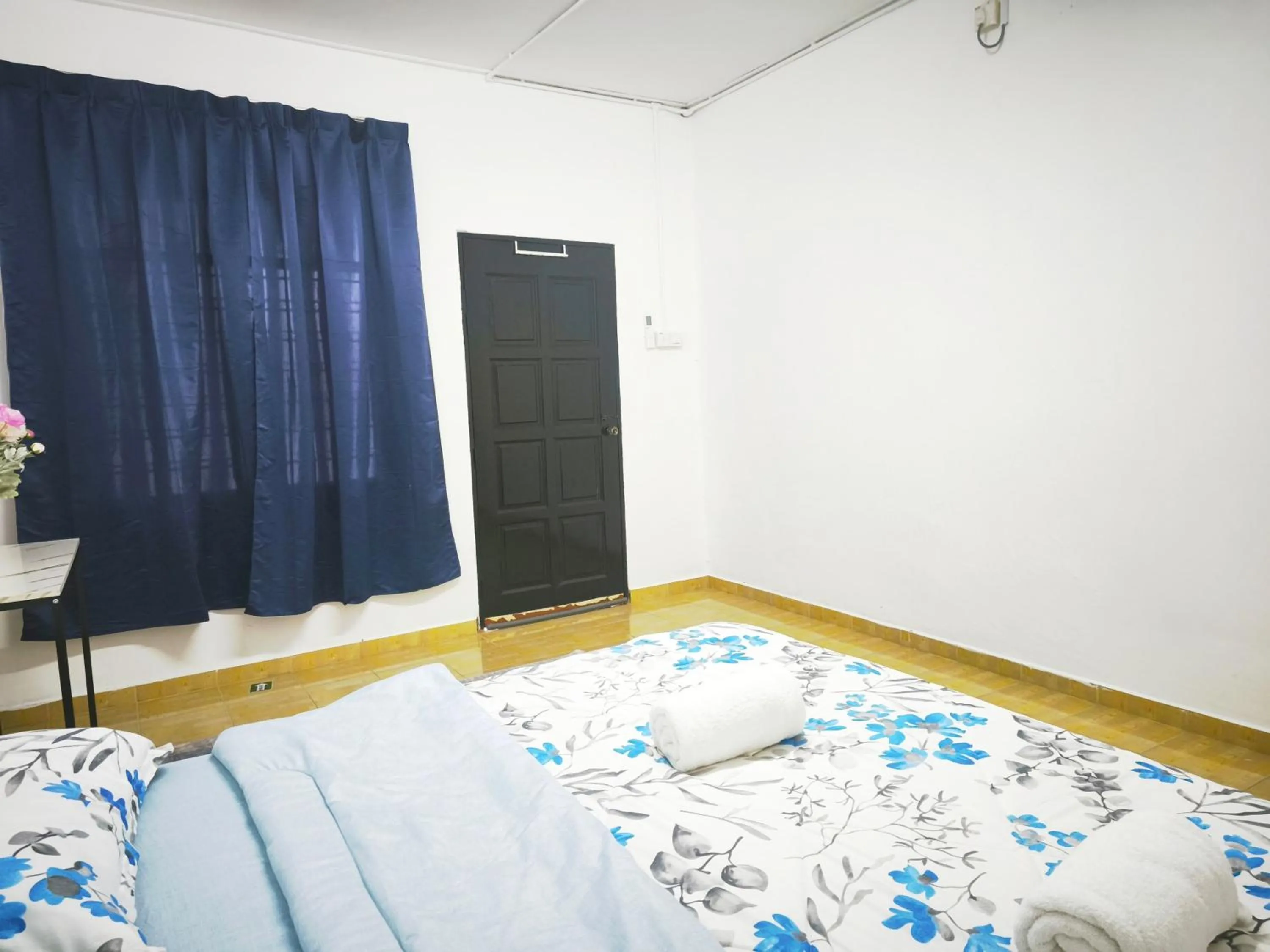 Bedroom, Bed in OYO 91244 Aufa Chalet