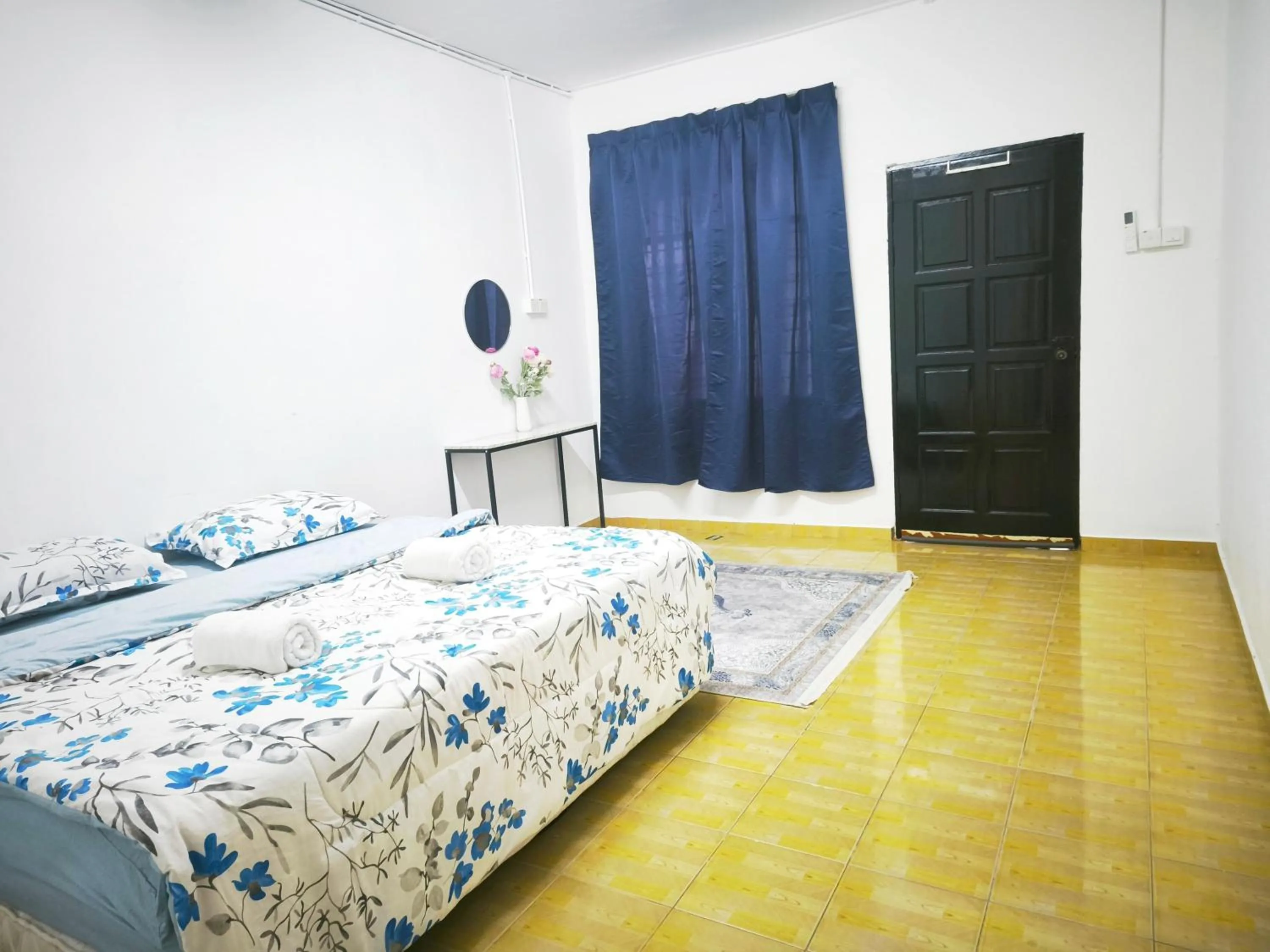 Bedroom, Bed in OYO 91244 Aufa Chalet