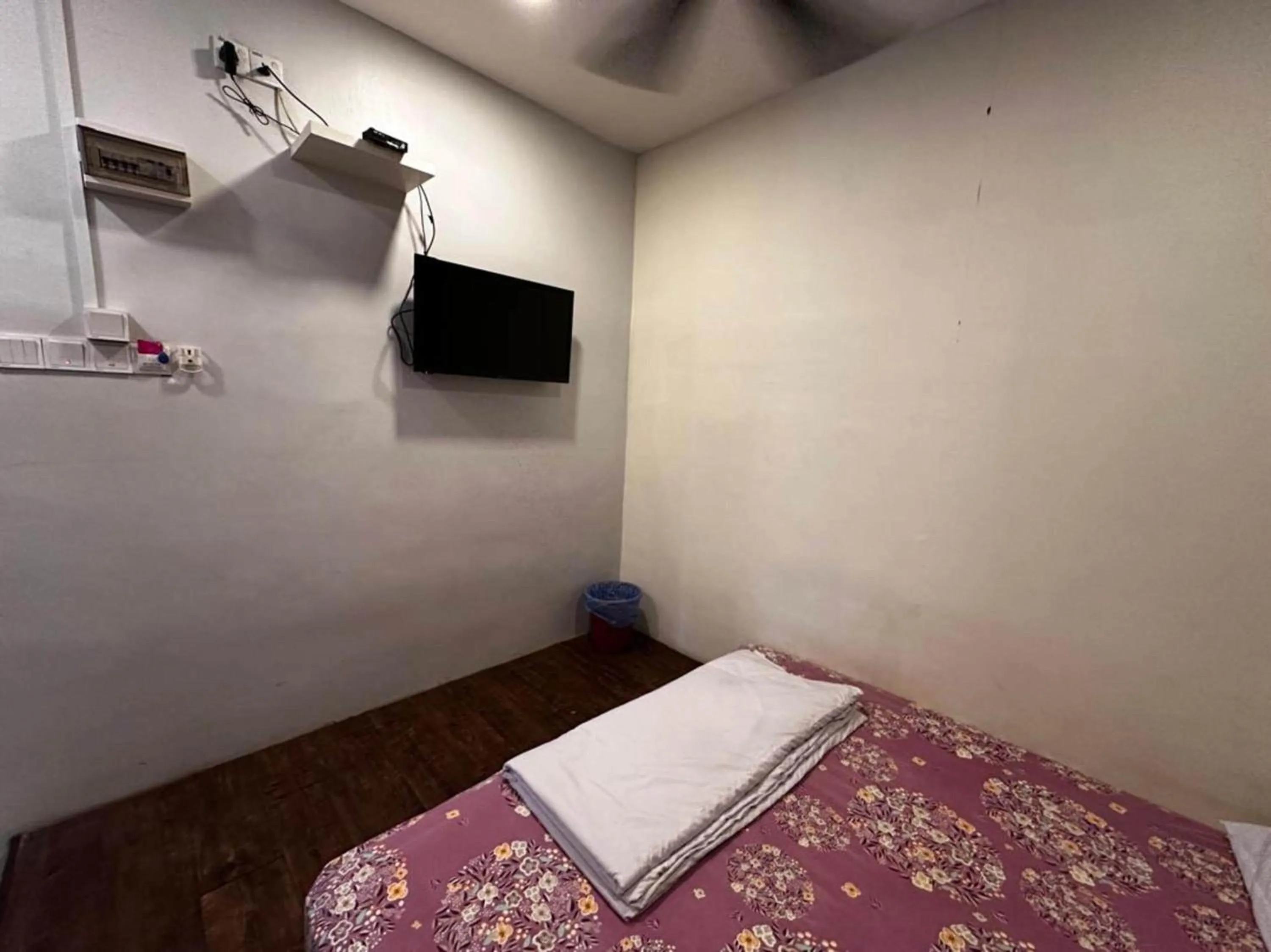 Bedroom, Bed in OYO 91242 Muar Golden Horse Hotel
