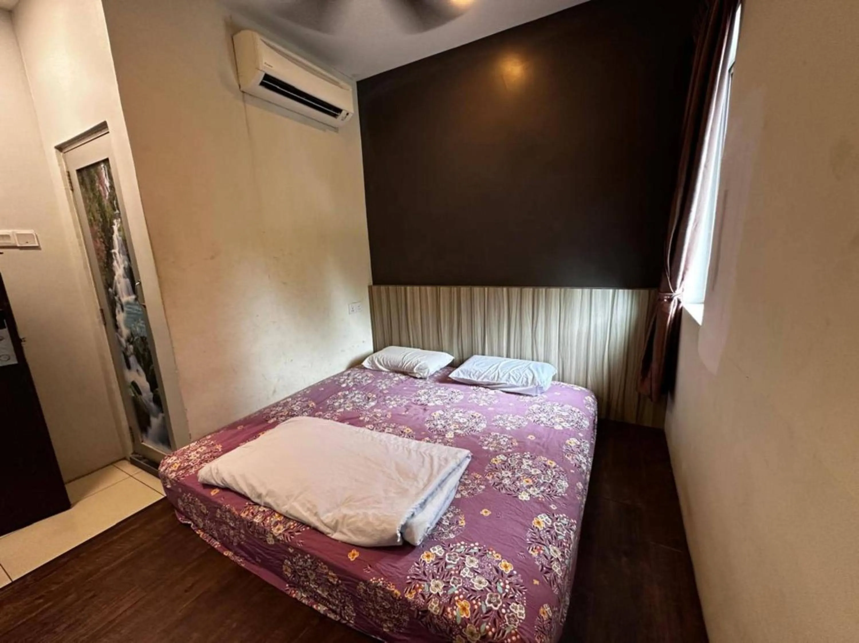 Bedroom, Bed in OYO 91242 Muar Golden Horse Hotel
