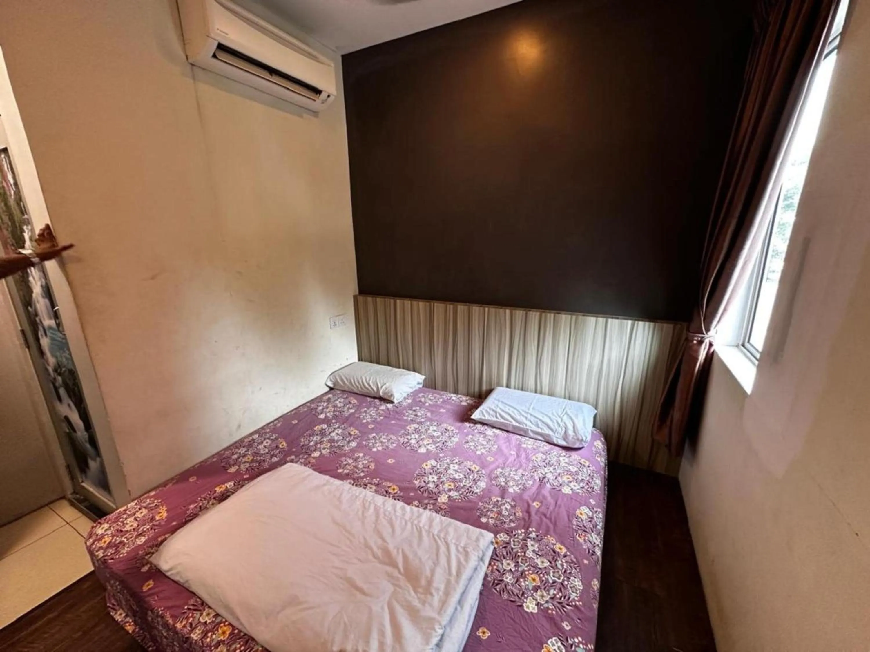 Bedroom, Bed in OYO 91242 Muar Golden Horse Hotel