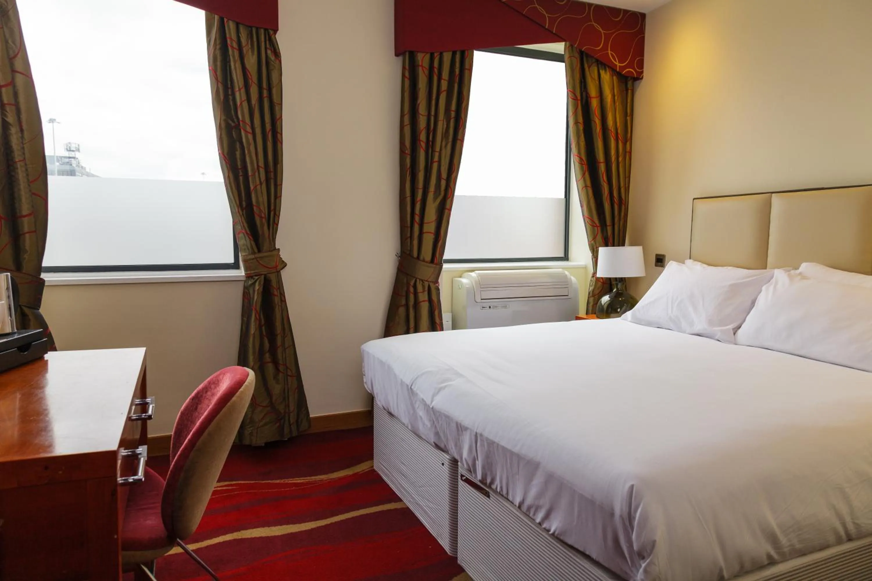Bedroom, Bed in ICON Hotel