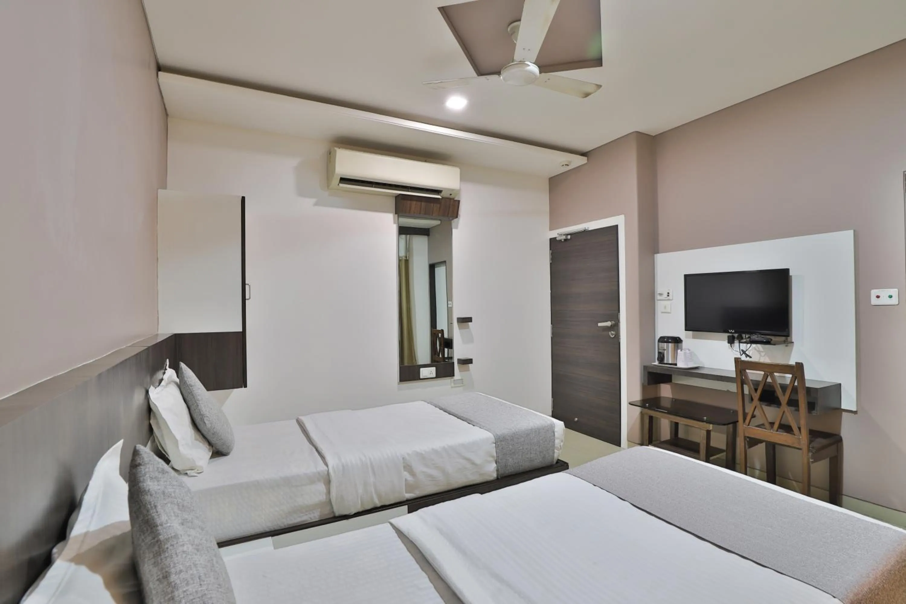 Bed in Hotel Planet