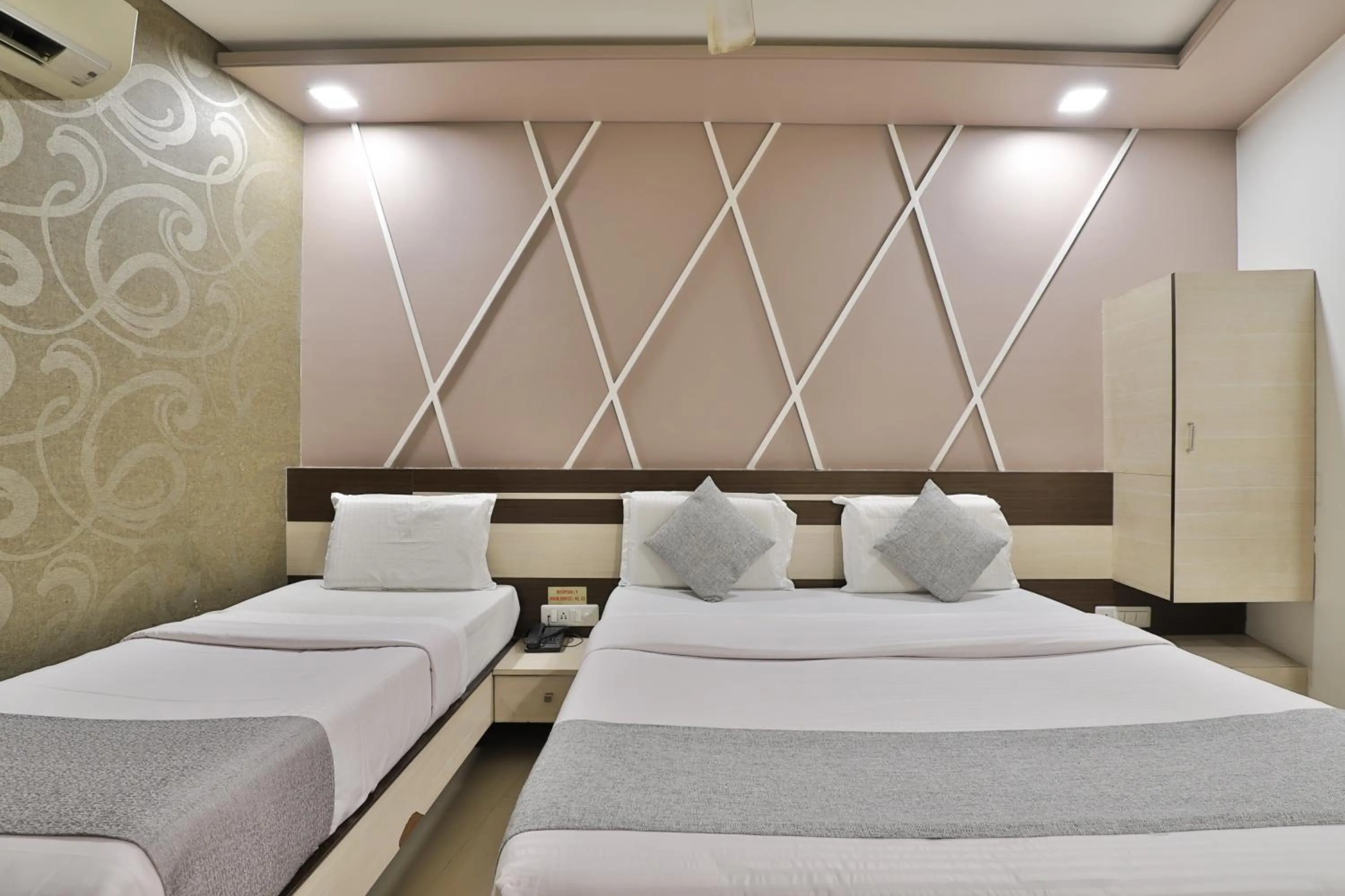 Bed in Hotel Planet