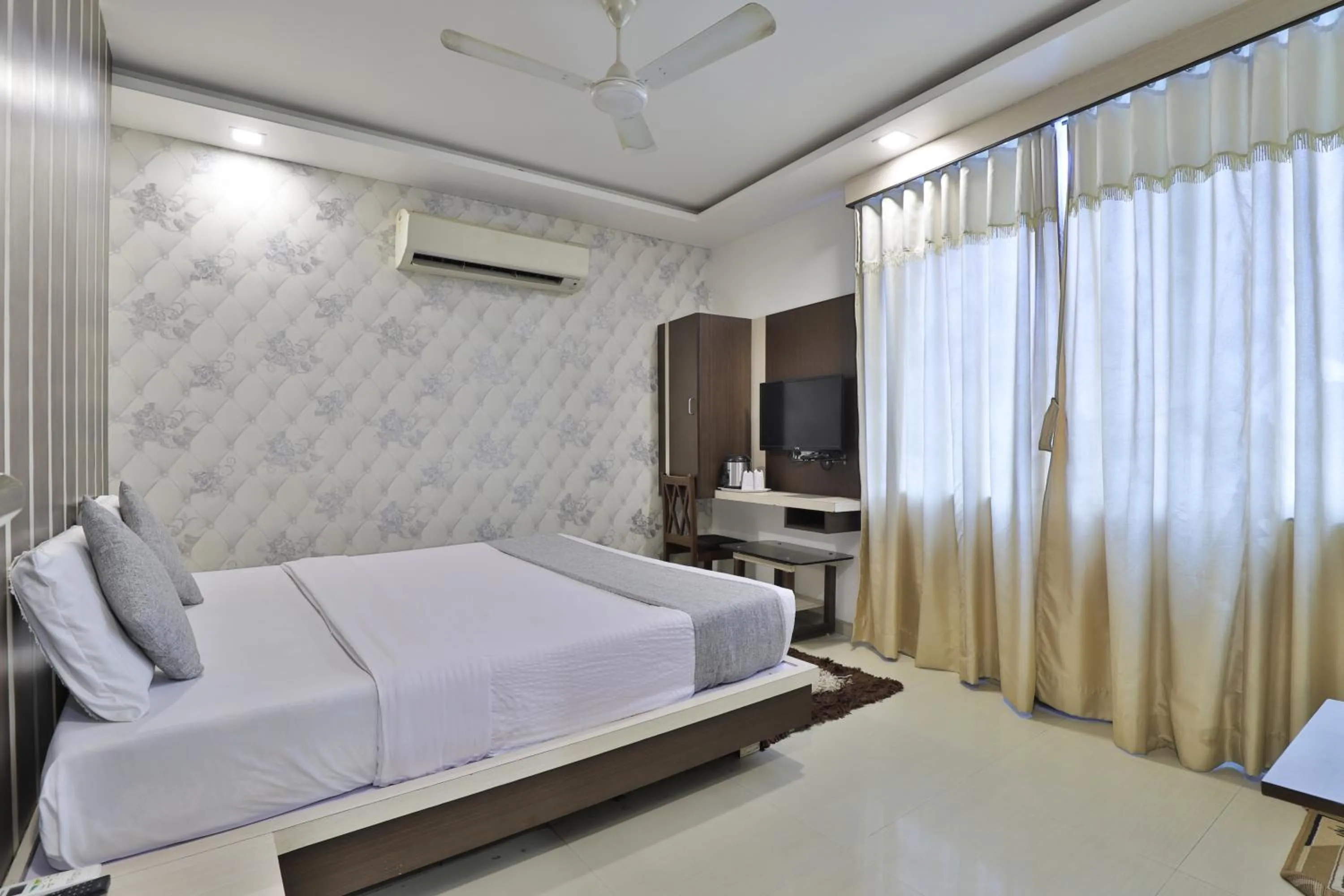 Bed in Hotel Planet