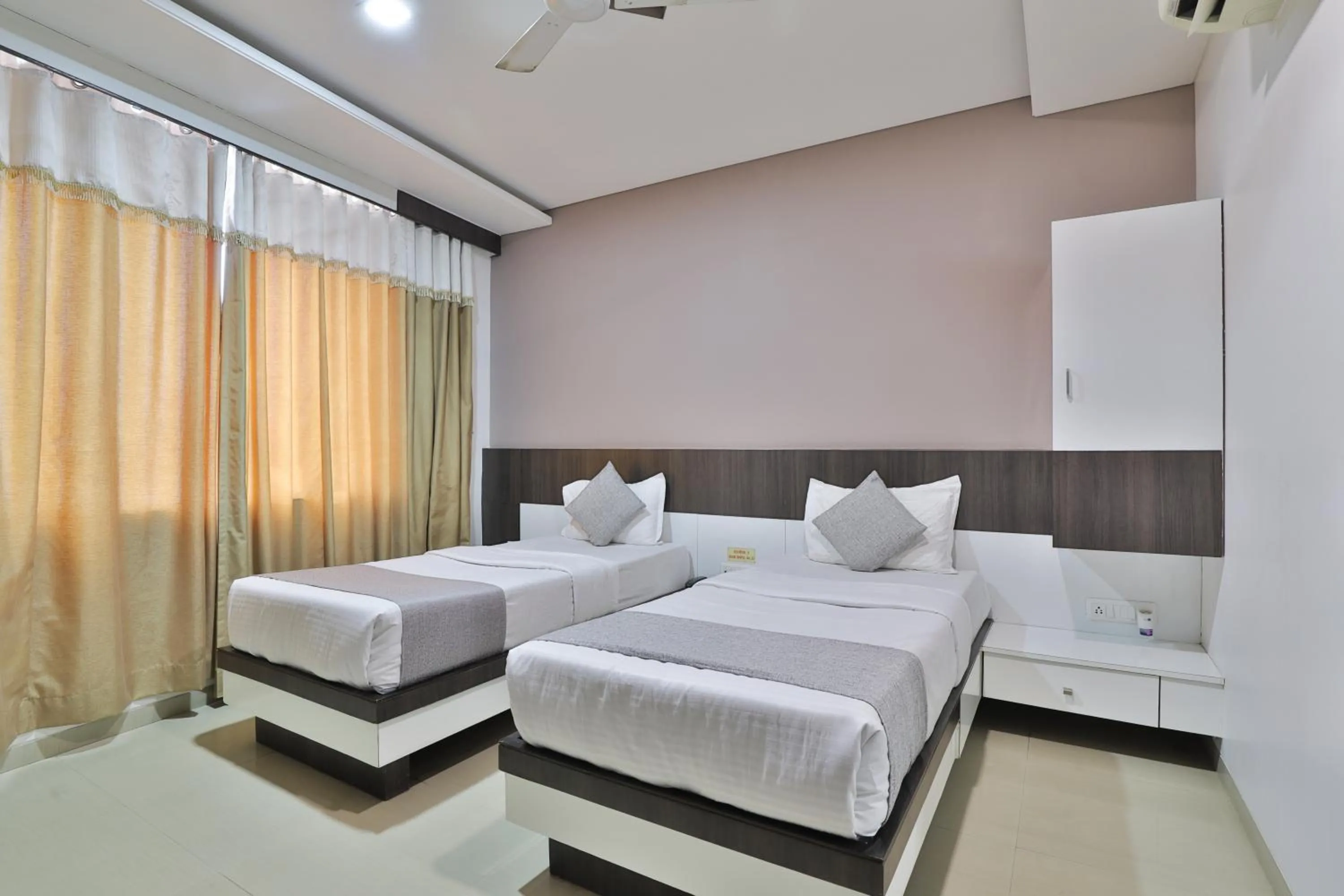 Bed in Hotel Planet
