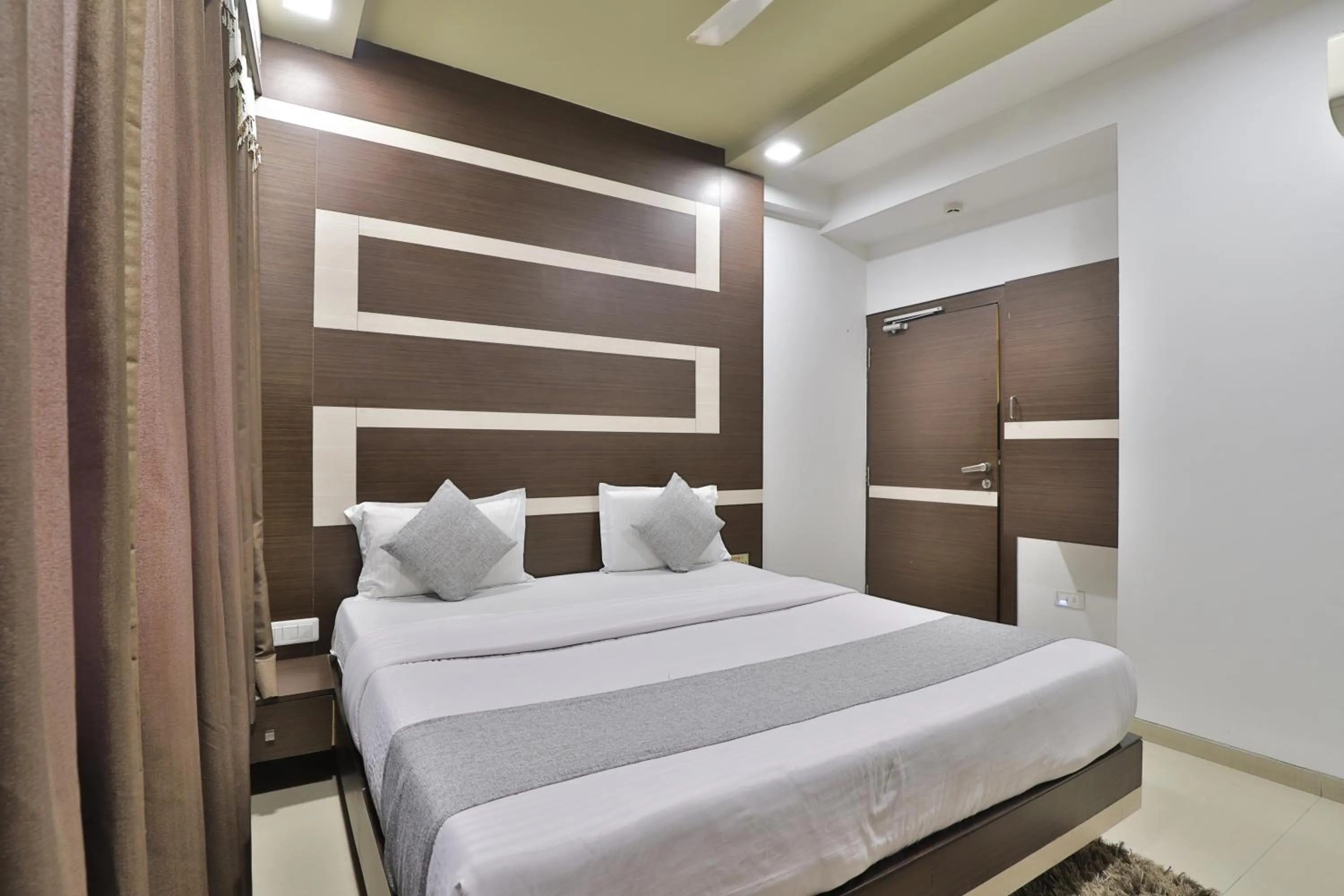 Bed in Hotel Planet