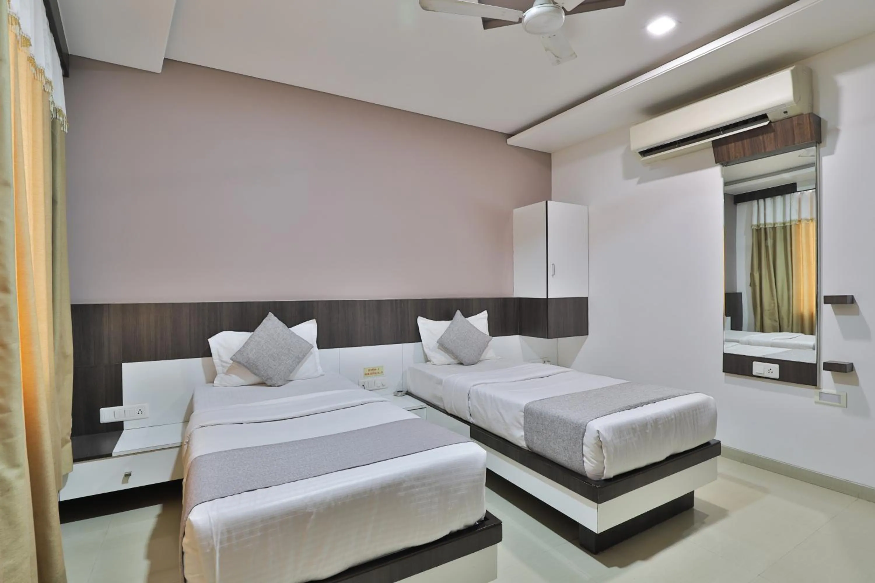Bed in Hotel Planet