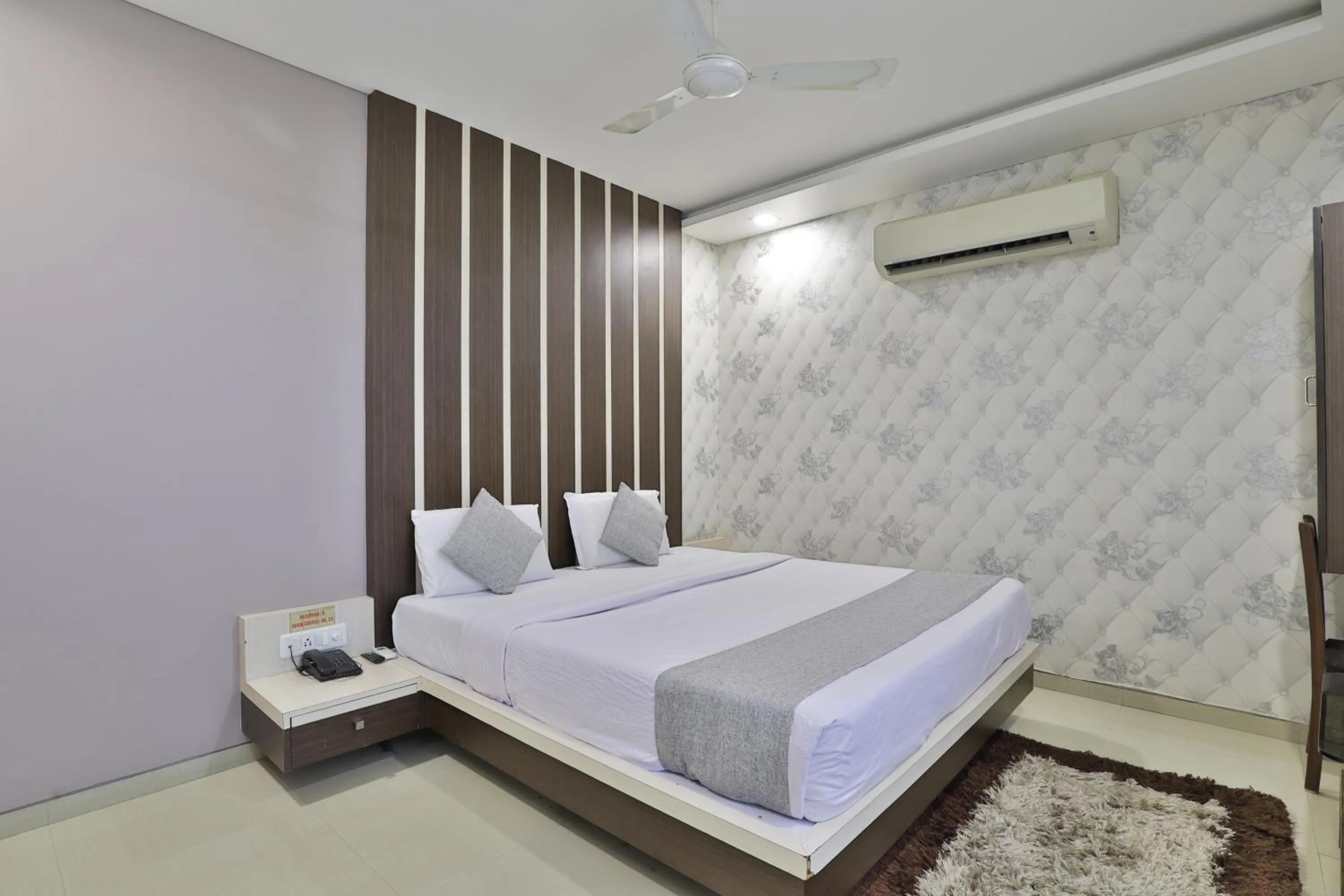 Bed in Hotel Planet
