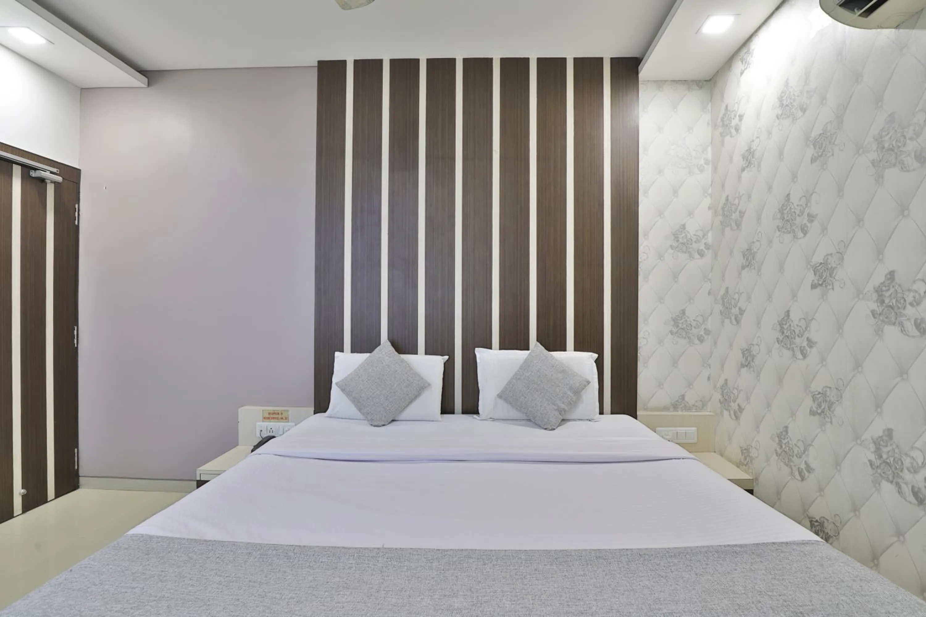 Bed in Hotel Planet