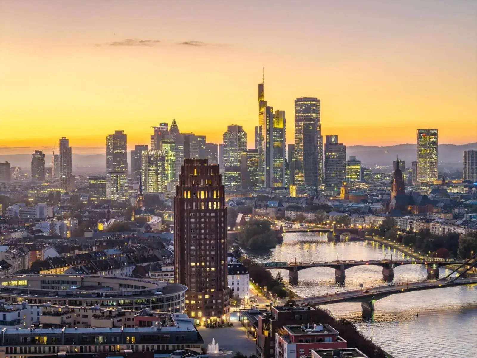 Main Plaza Suite Tower Main Plaza Suite Tower