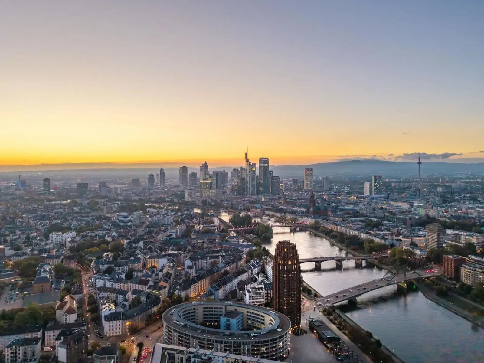 City view in Main Plaza Suite Tower City view in Main Plaza Suite Tower