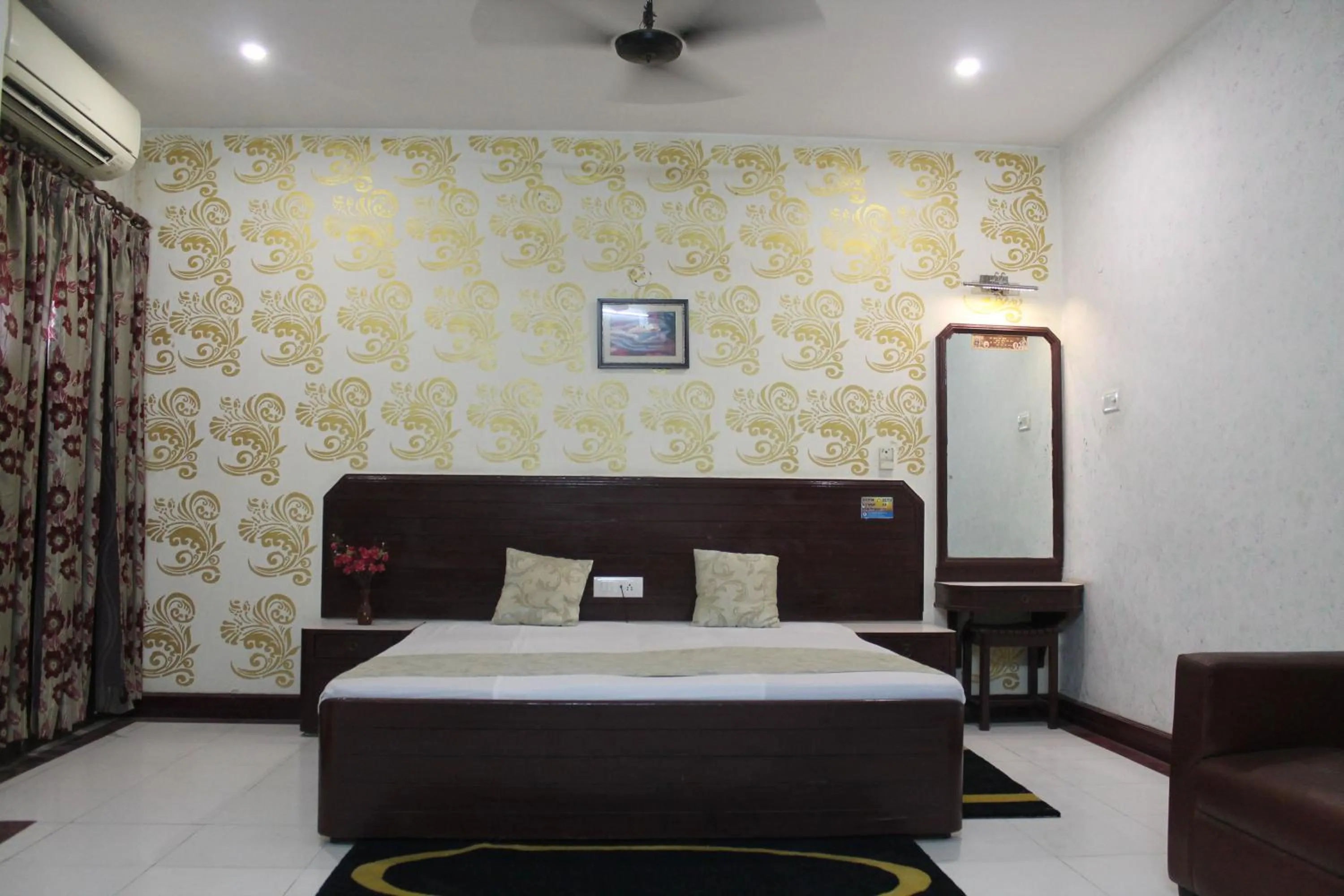Bedroom, Bed in Hotel Padmini International- Sigra