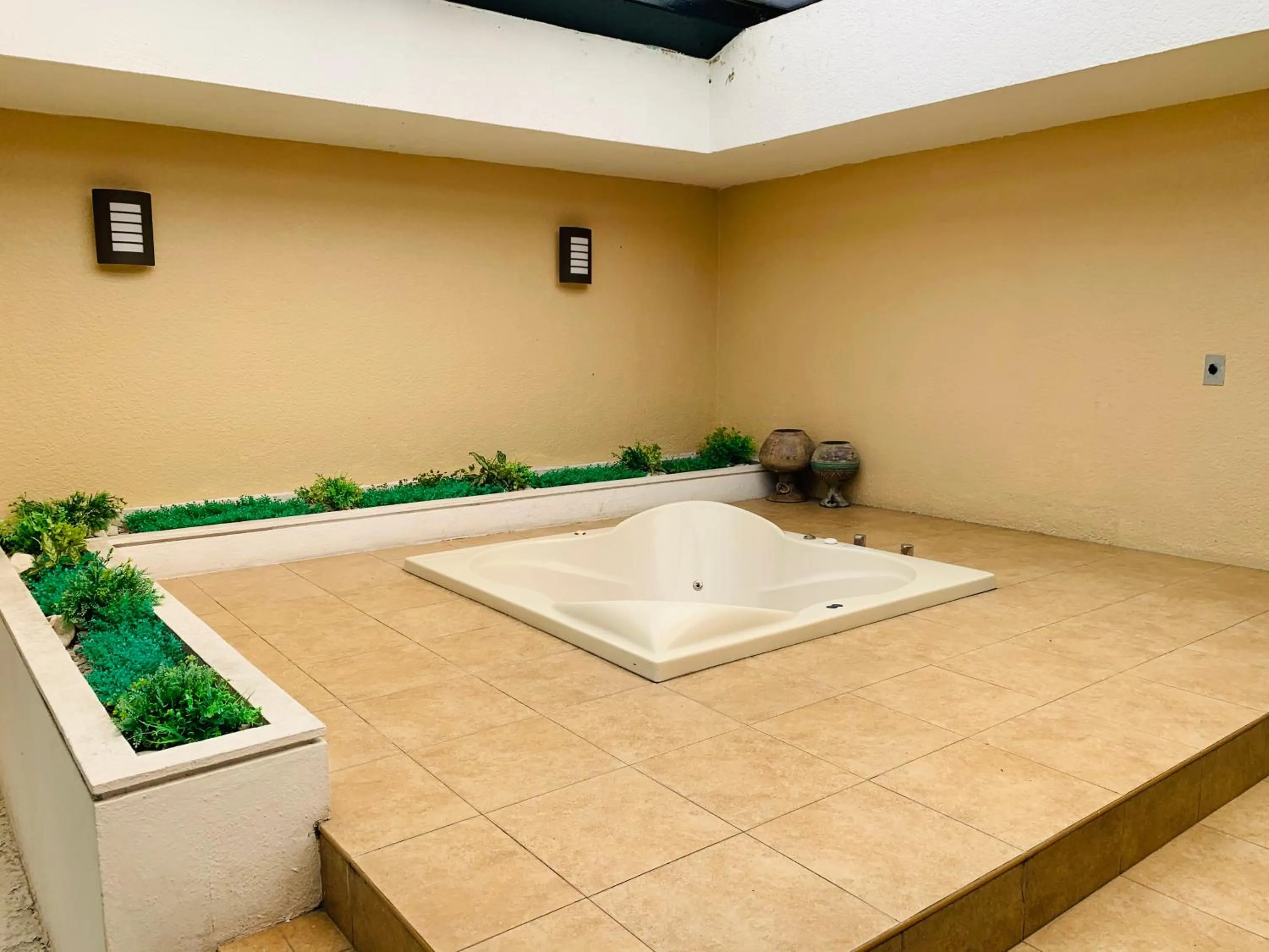 Hot Tub in Hotel Villa Florida Córdoba