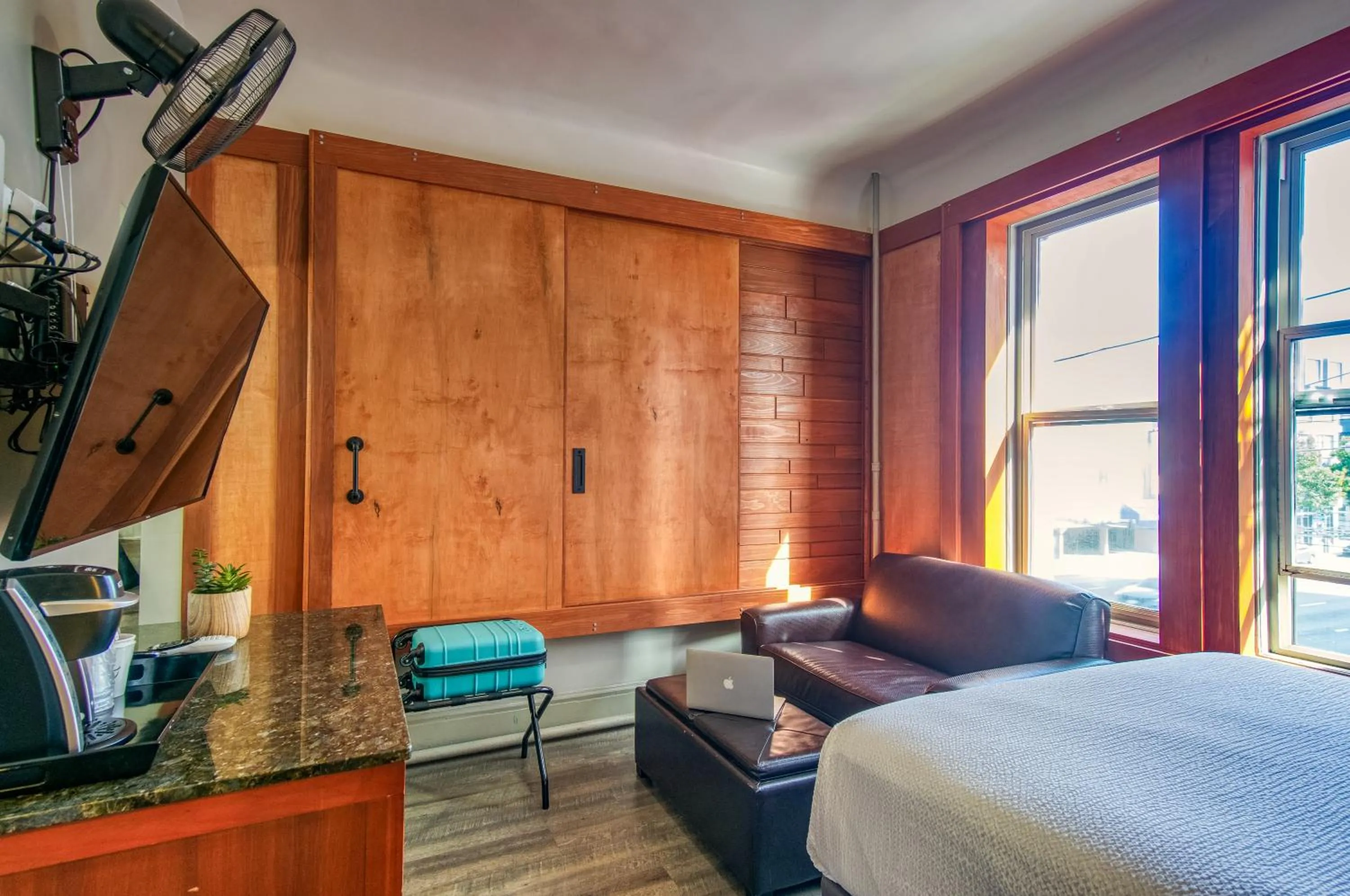 View (from property/room), Bed in Ram's Hotel