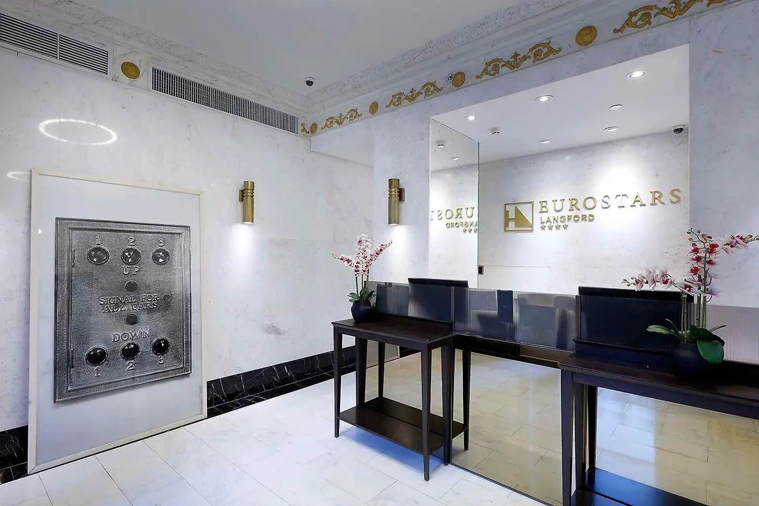 Lobby or reception in Eurostars Langford Lobby or reception in Eurostars Langford