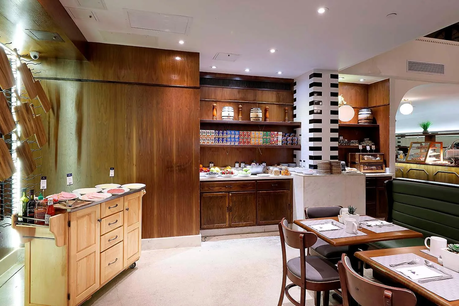 Restaurant/places to eat in Eurostars Langford