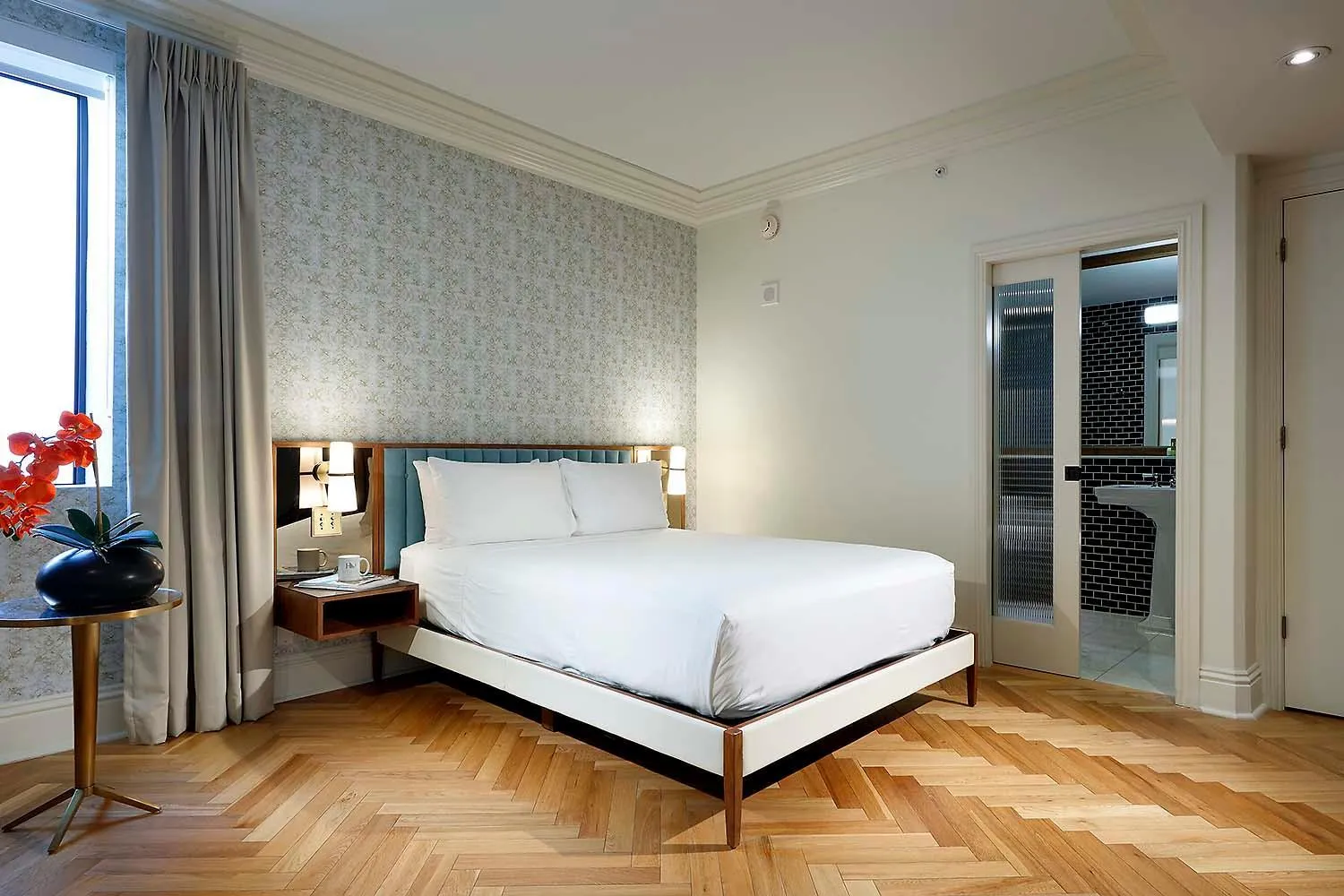 Bed in Eurostars Langford