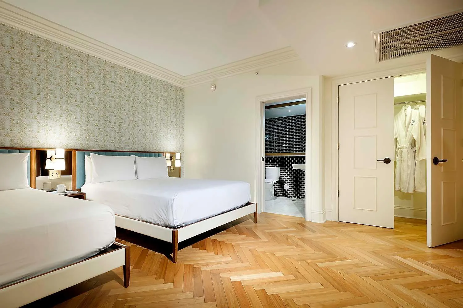 Bed in Eurostars Langford