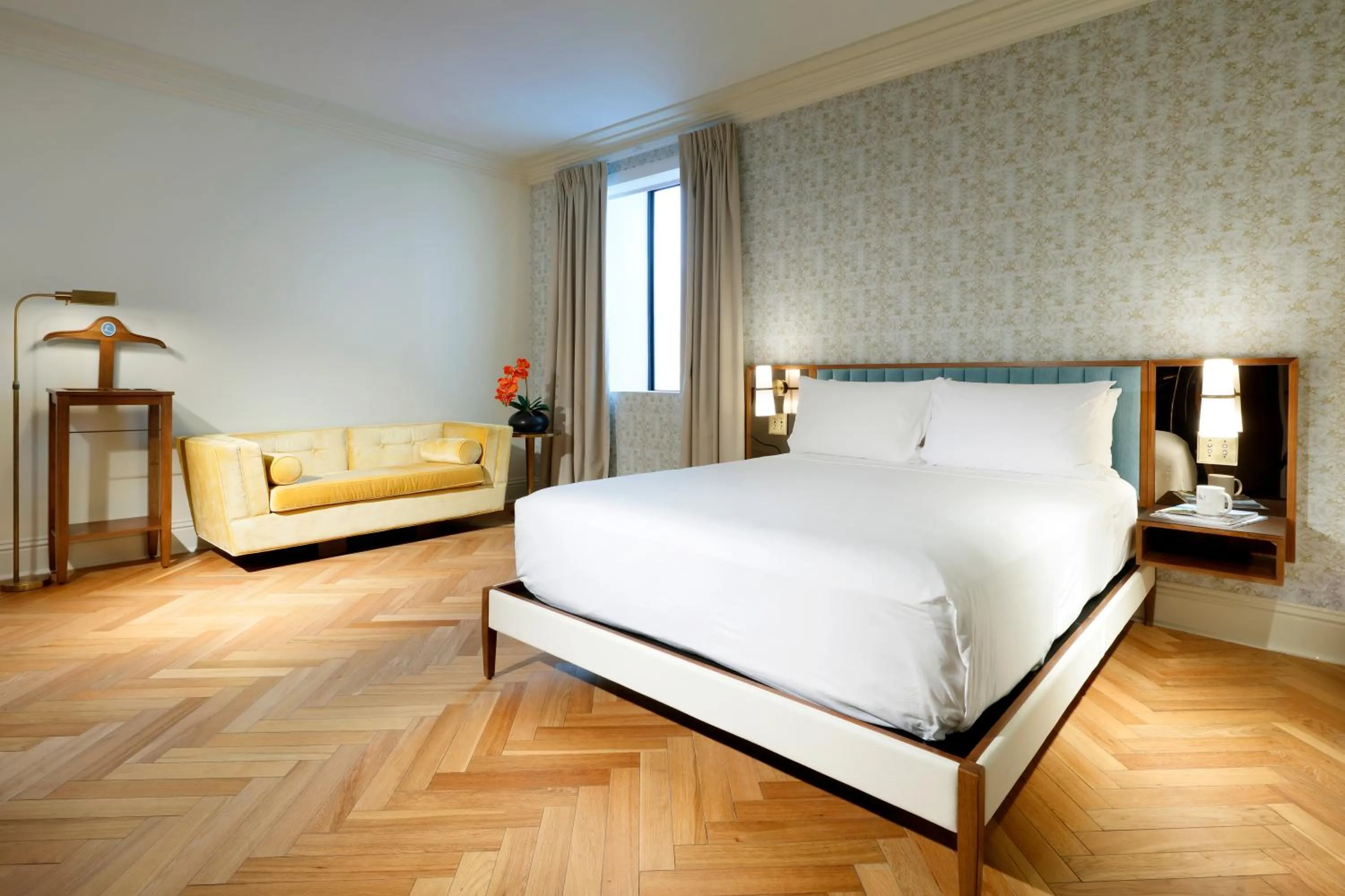 Bed in Eurostars Langford