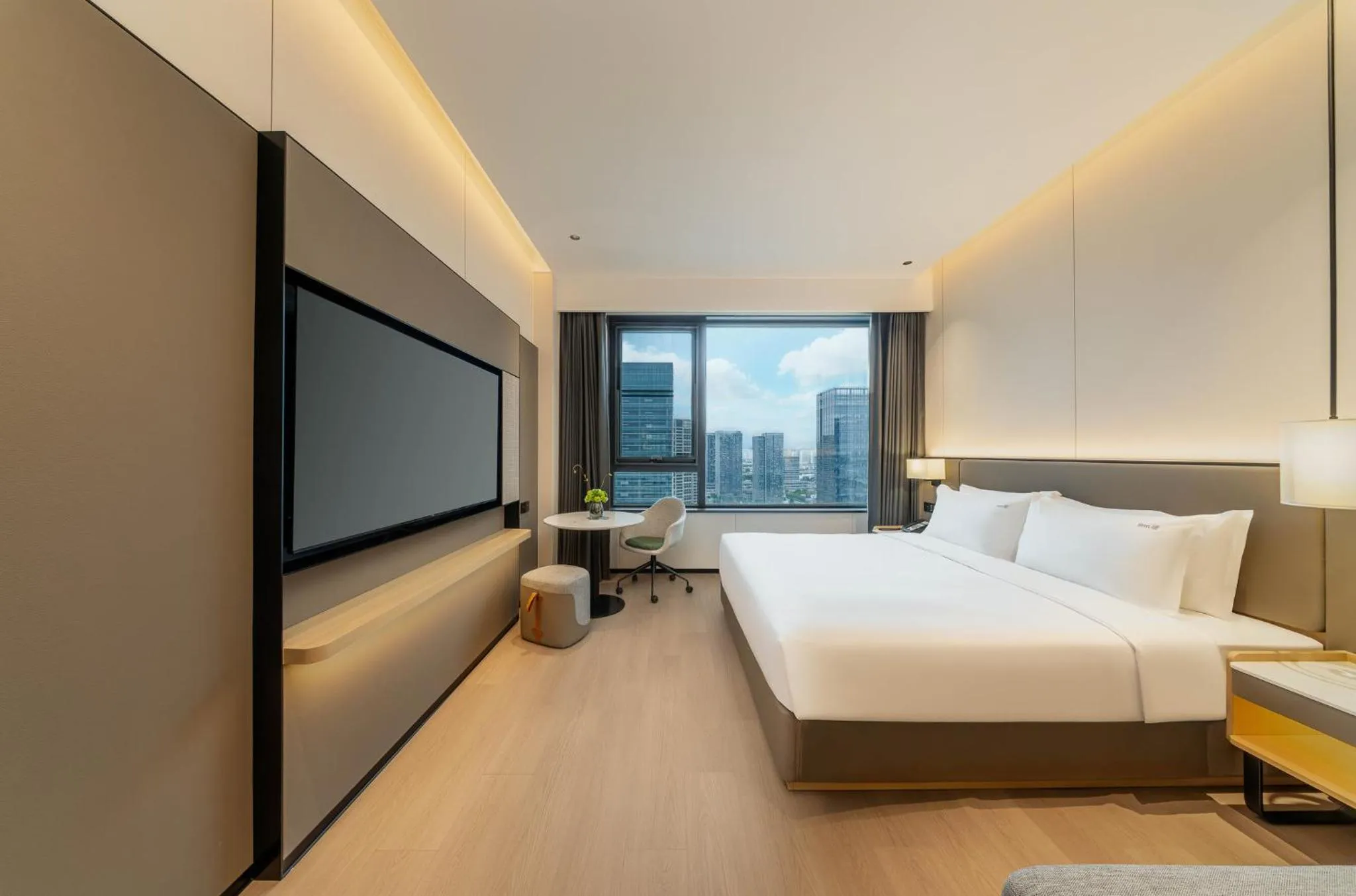 Photo of the whole room, Bed in Holiday Inn Suzhou North by IHG