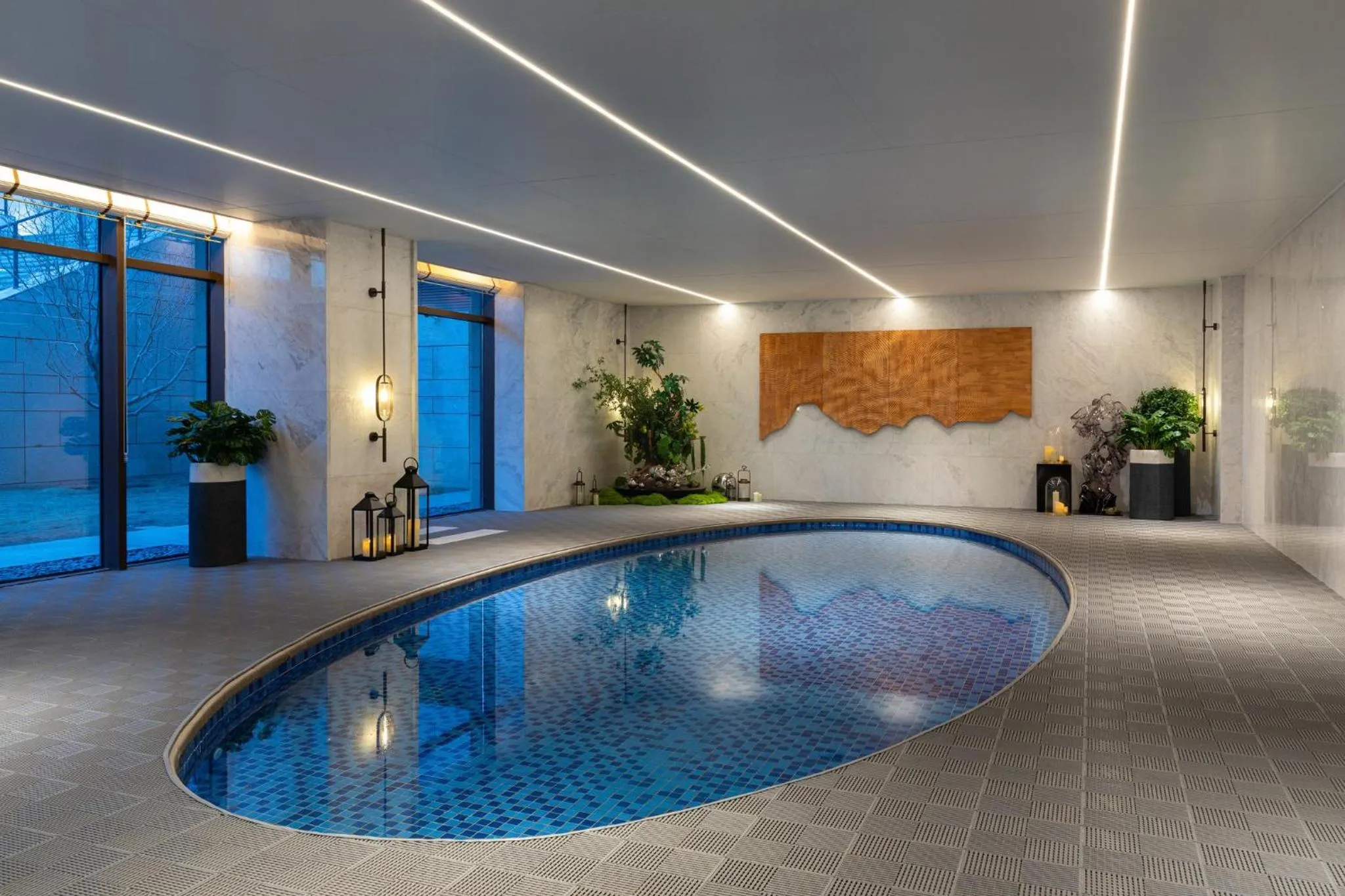 Swimming pool in Hualuxe Qidong