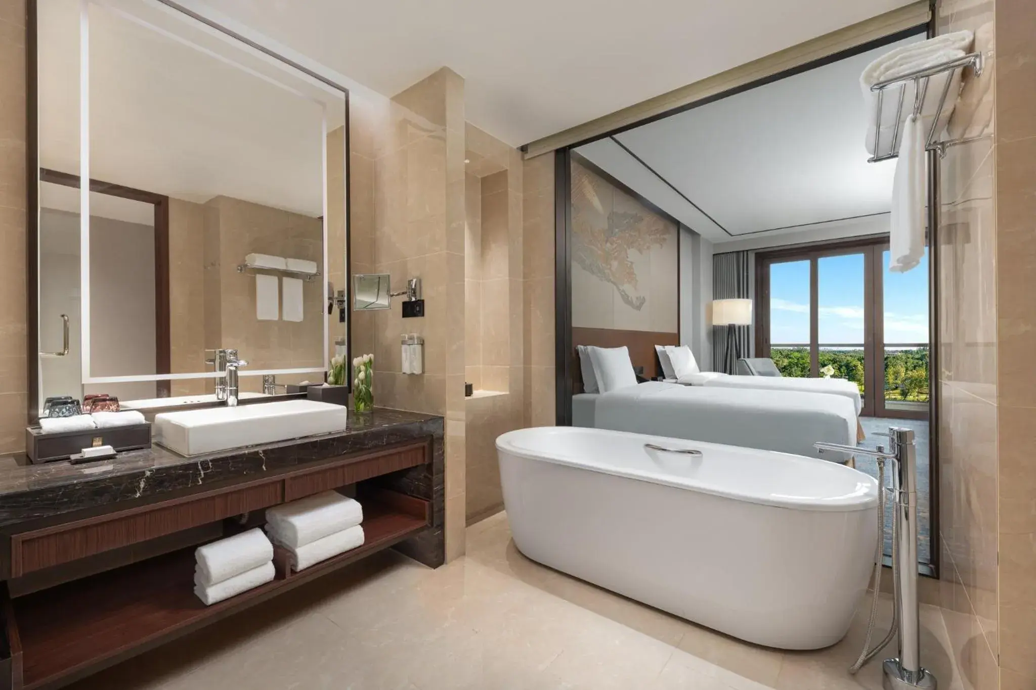 Standard Double Room with Two Double Beds and Balcony - Garden View in Hualuxe Qidong Standard Double Room with Two Double Beds and Balcony - Garden View in Hualuxe Qidong