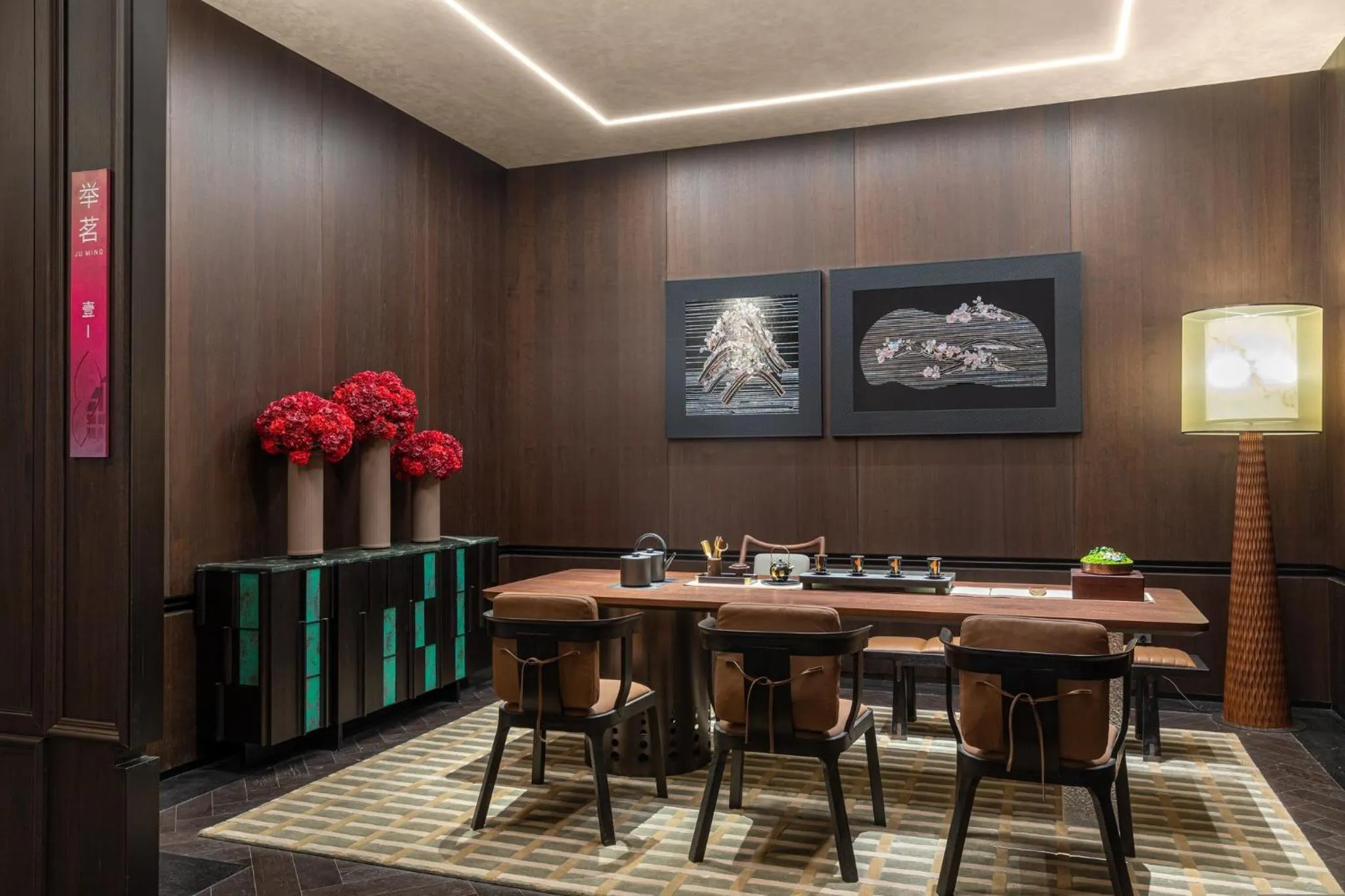 Lounge or bar in Hualuxe Qidong