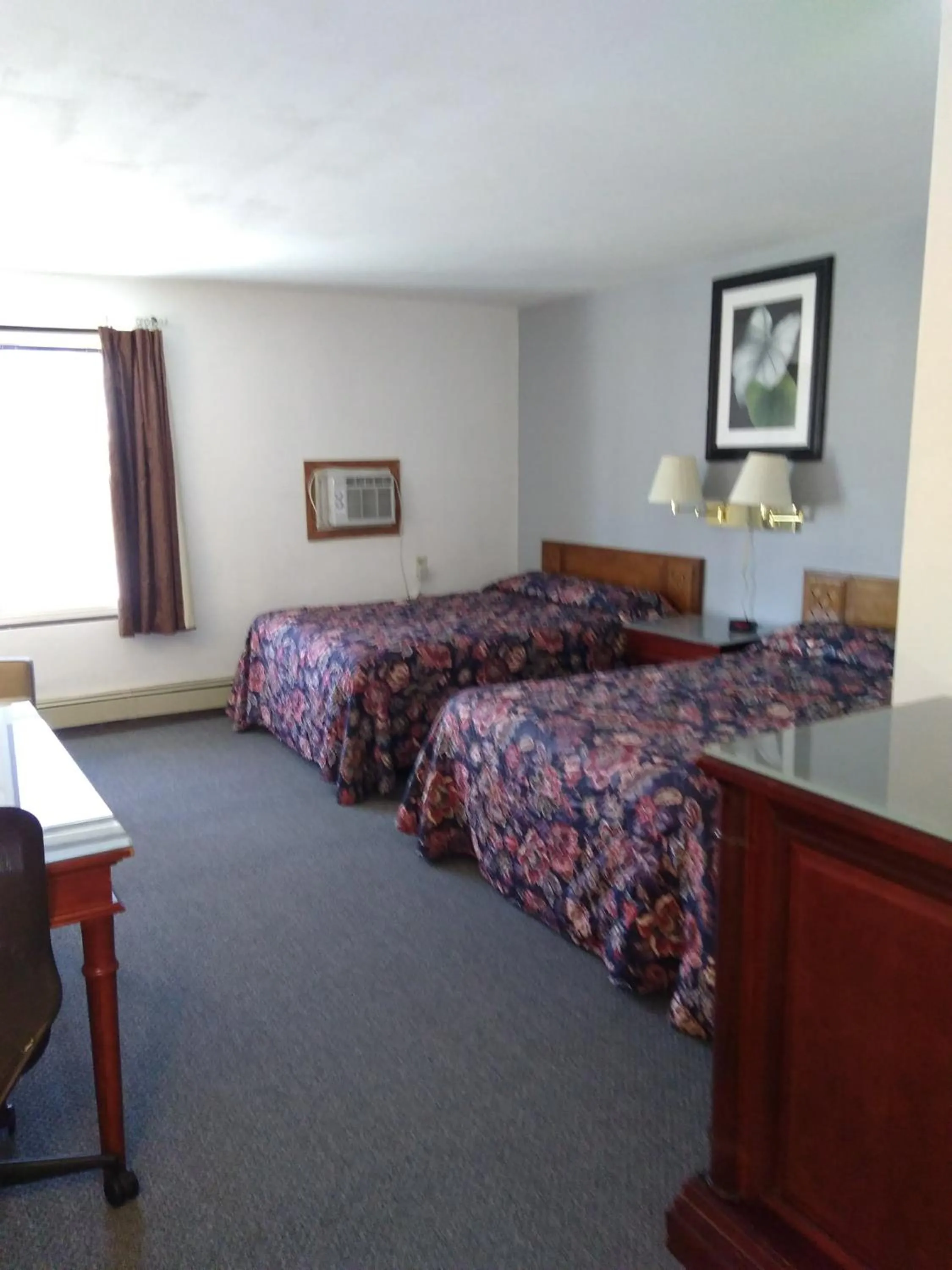 Bed in Hotel Blue Top Inn