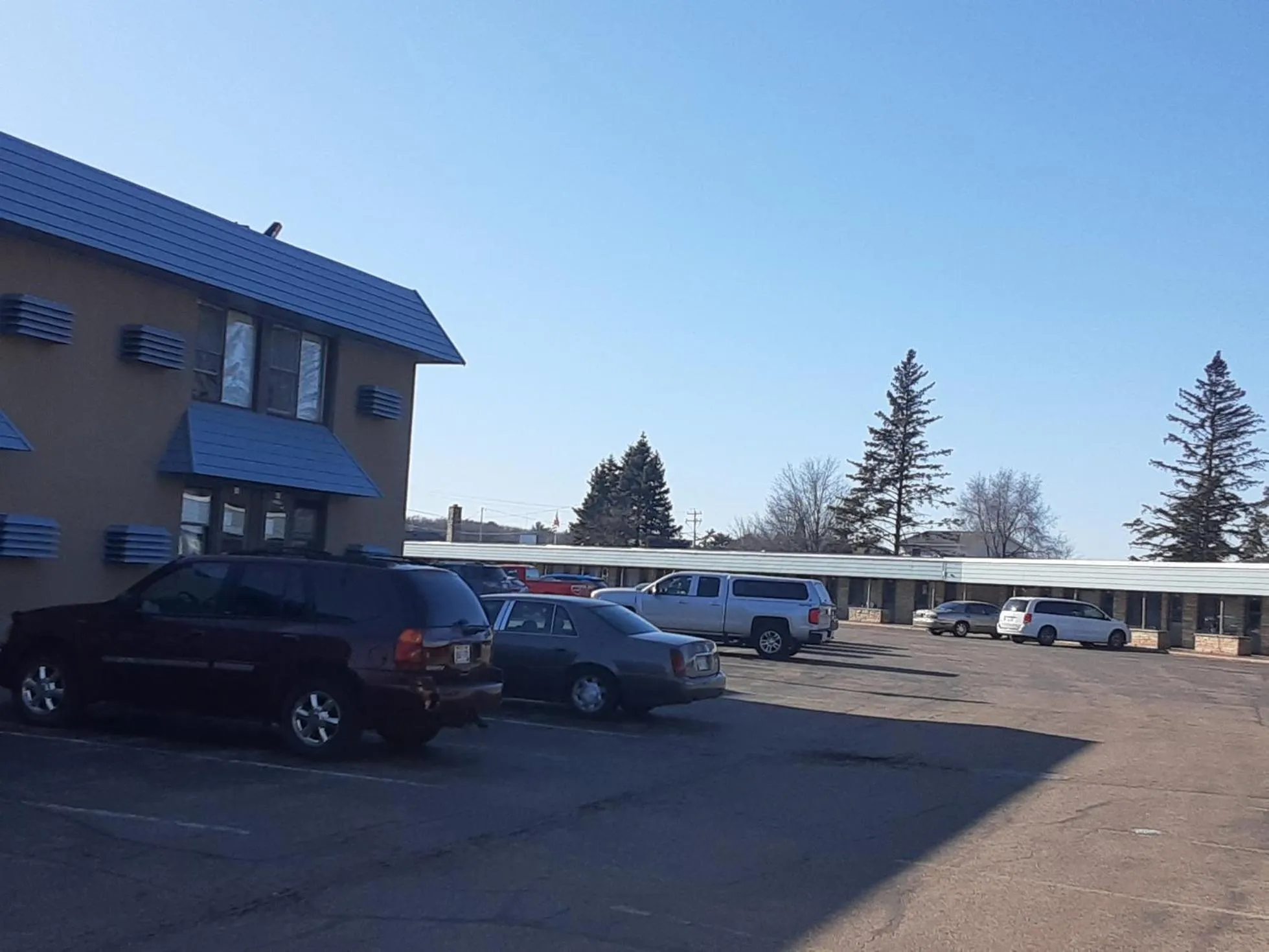 Property building in Hotel Blue Top Inn