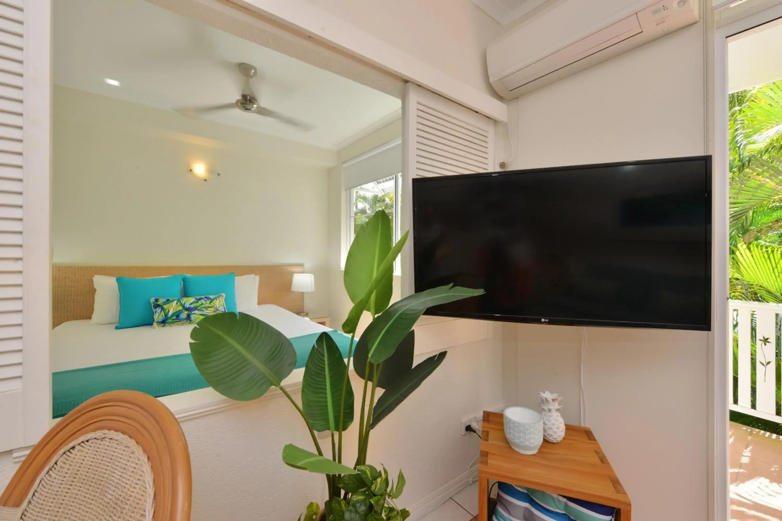 Apartment with Pool View in Coral Apartments Port Douglas Apartment with Pool View in Coral Apartments Port Douglas