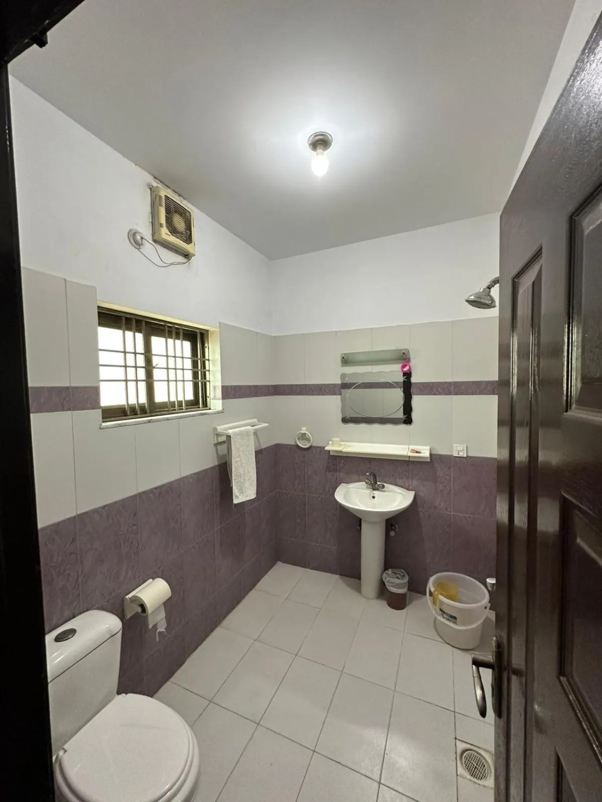 AK Rezidor Guest House