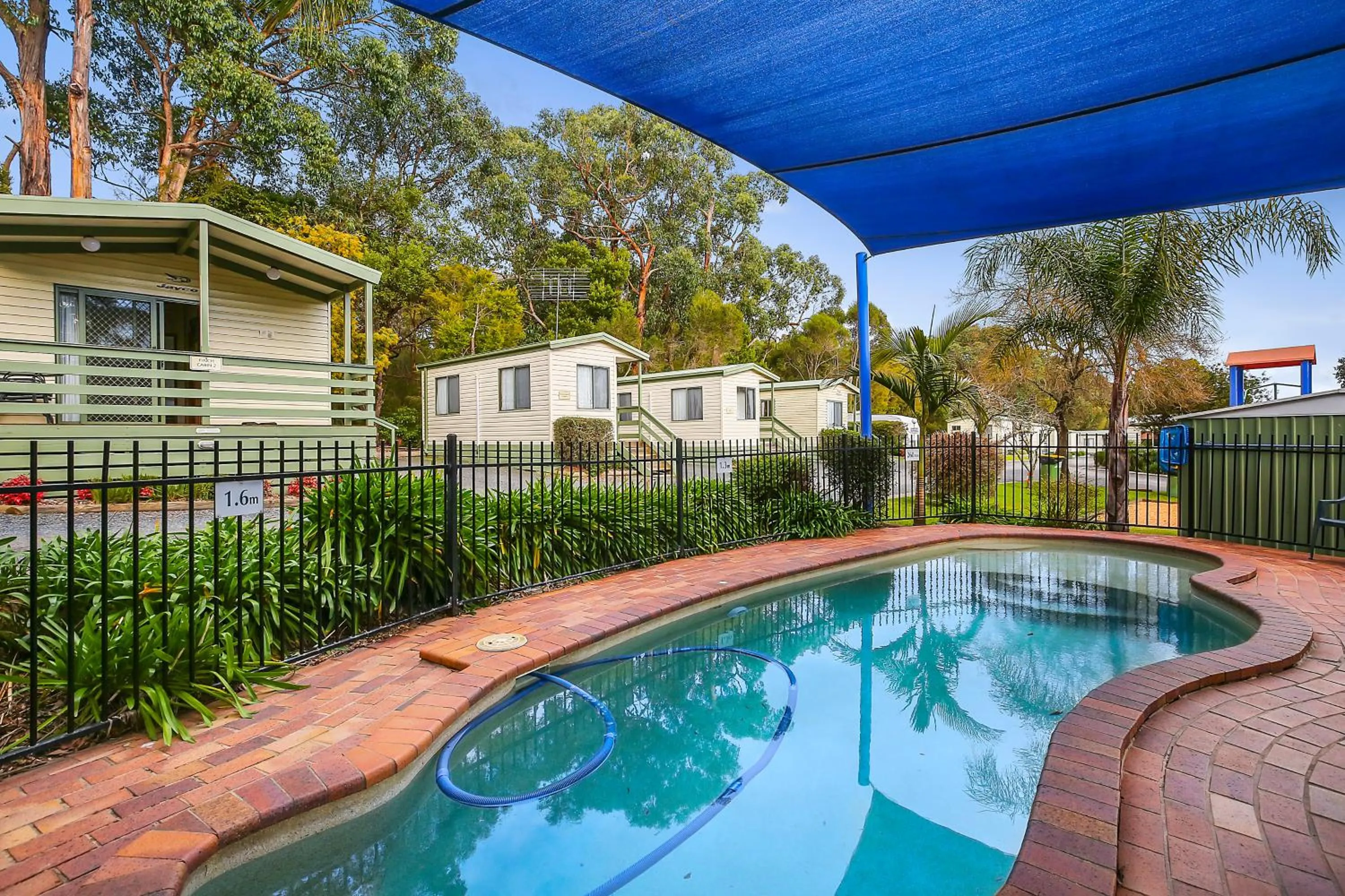 Swimming pool in Enclave at Healesville Holiday Park