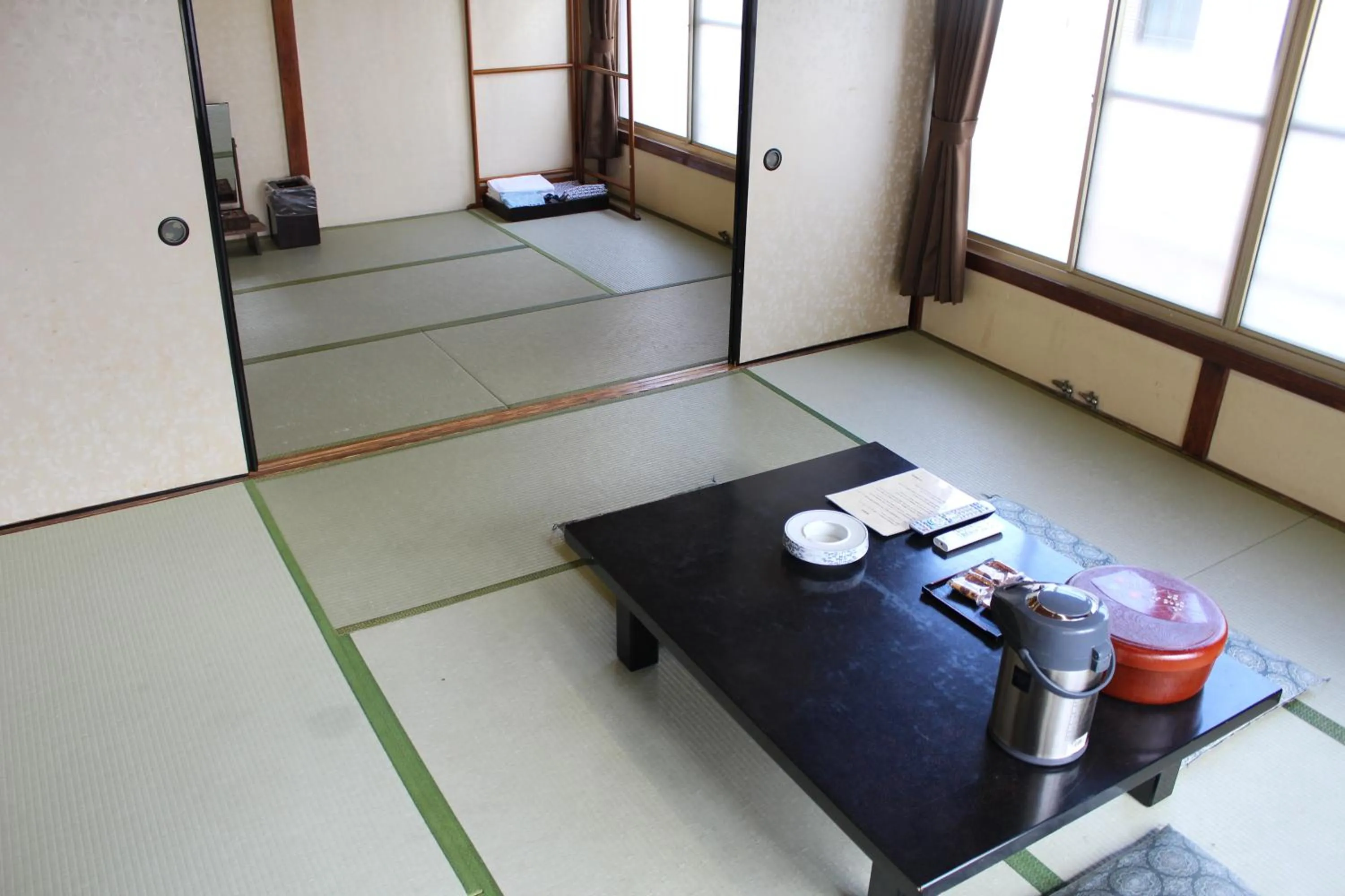Photo of the whole room in Kinokuniya Ryokan