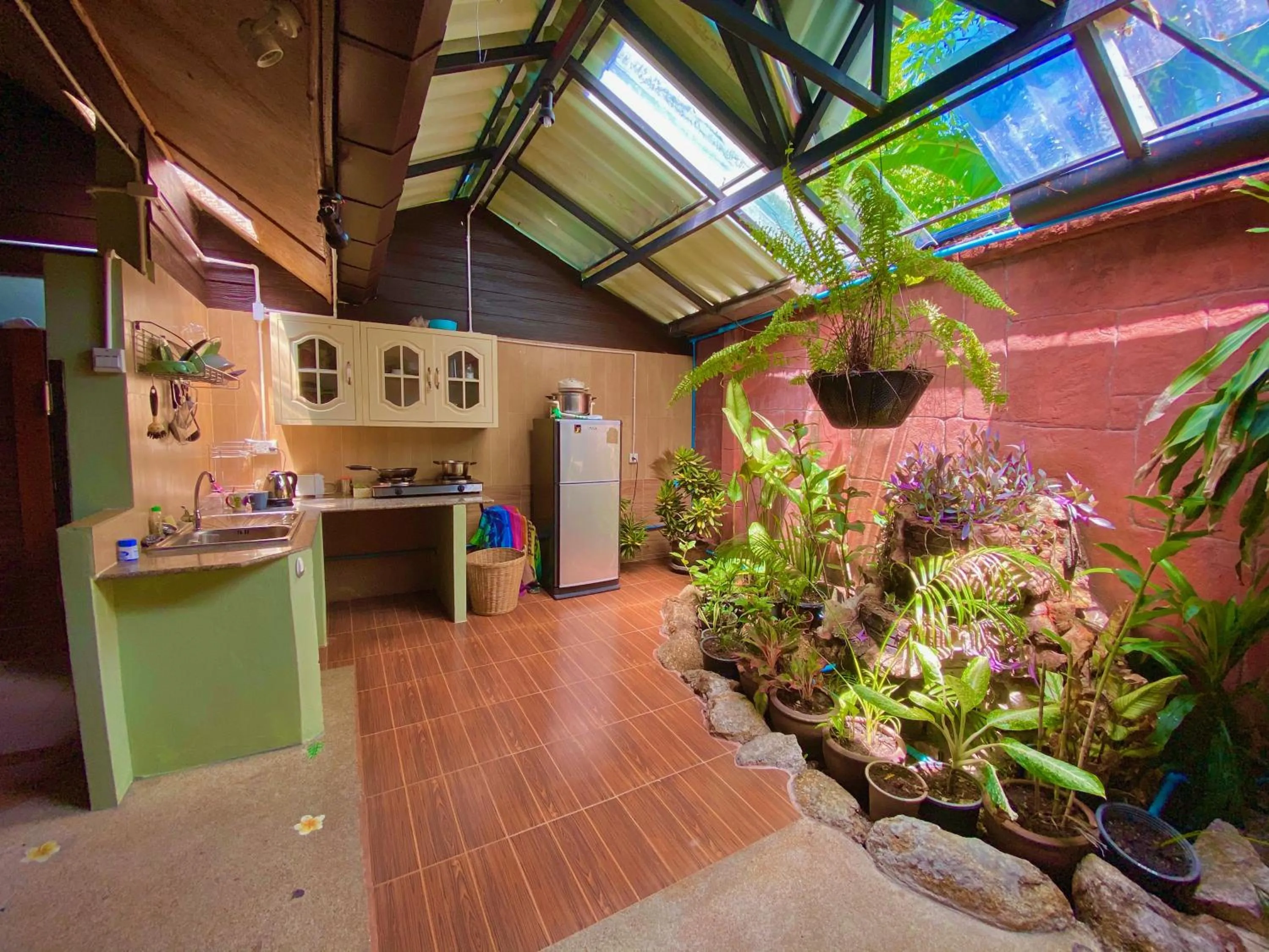 Kitchen or kitchenette in Shanti Lodge Phuket